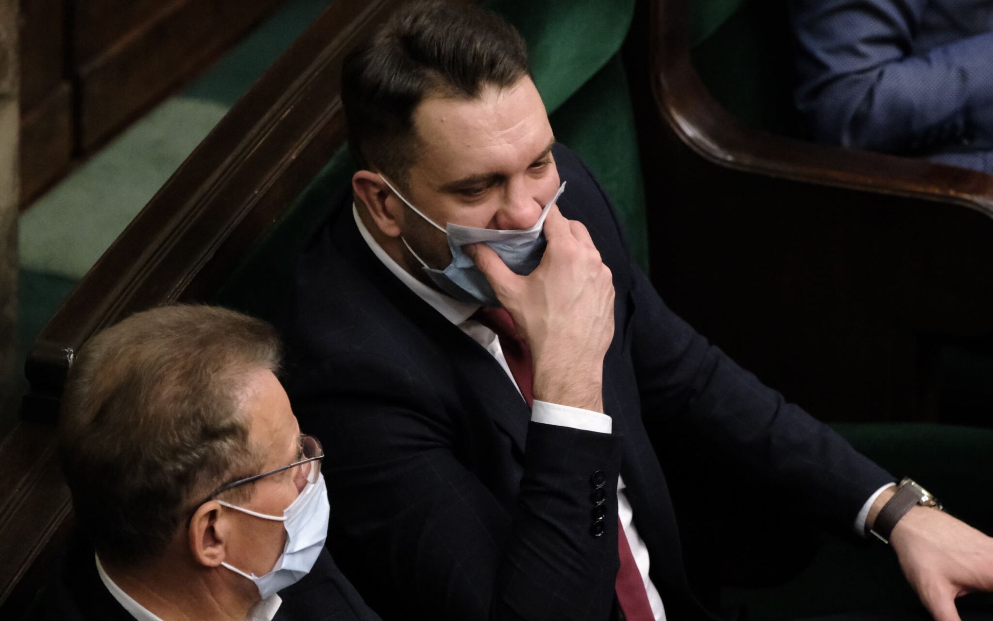 09.12.2021 Warszawa , ul  Wiejska , Sejm . Posel PiS, wiceminister sportu Lukasz Mejza (c) podczas 43 Posiedzenia .
Fot. Slawomir Kaminski / Agencja Wyborcza.pl