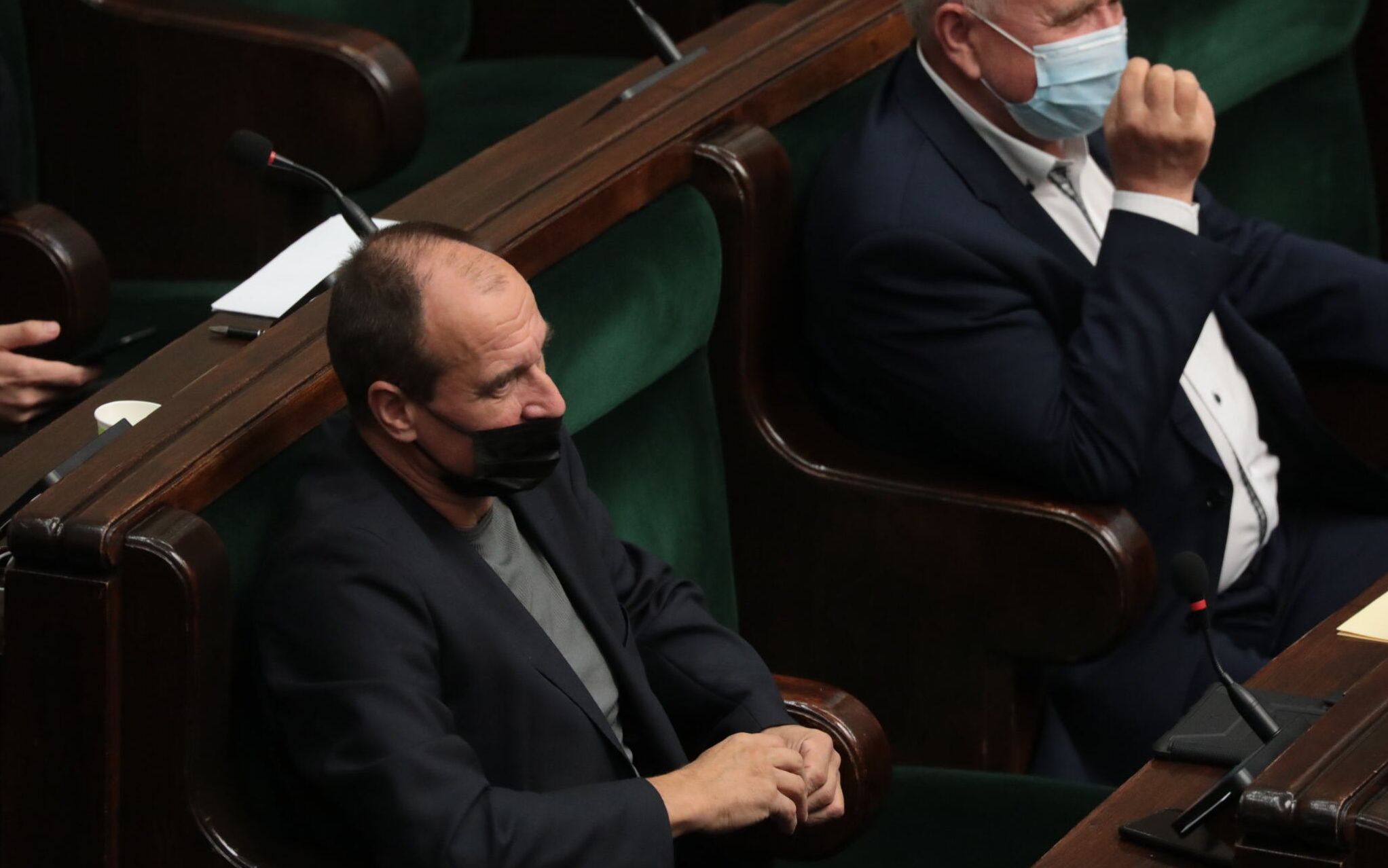 06.09.2021 Warszawa , ulica Wiejska . Sejm . 36 . posiedzenie Sejmu IX kadencji . Pawel Kukiz podczas rozpatrzenia rozporzadzenia prezydenta RP z dnia 02.09.2021 w sprawie wprowadzenia stanu wyjatkowego na obszarze czesci wojewodztwa podlaskiego i czesci wojewodztwa lubelskiego w zwiazku z naplywem migrantow przez granice polsko - bialoruska .
Fot. Slawomir Kaminski / Agencja Wyborcza.pl