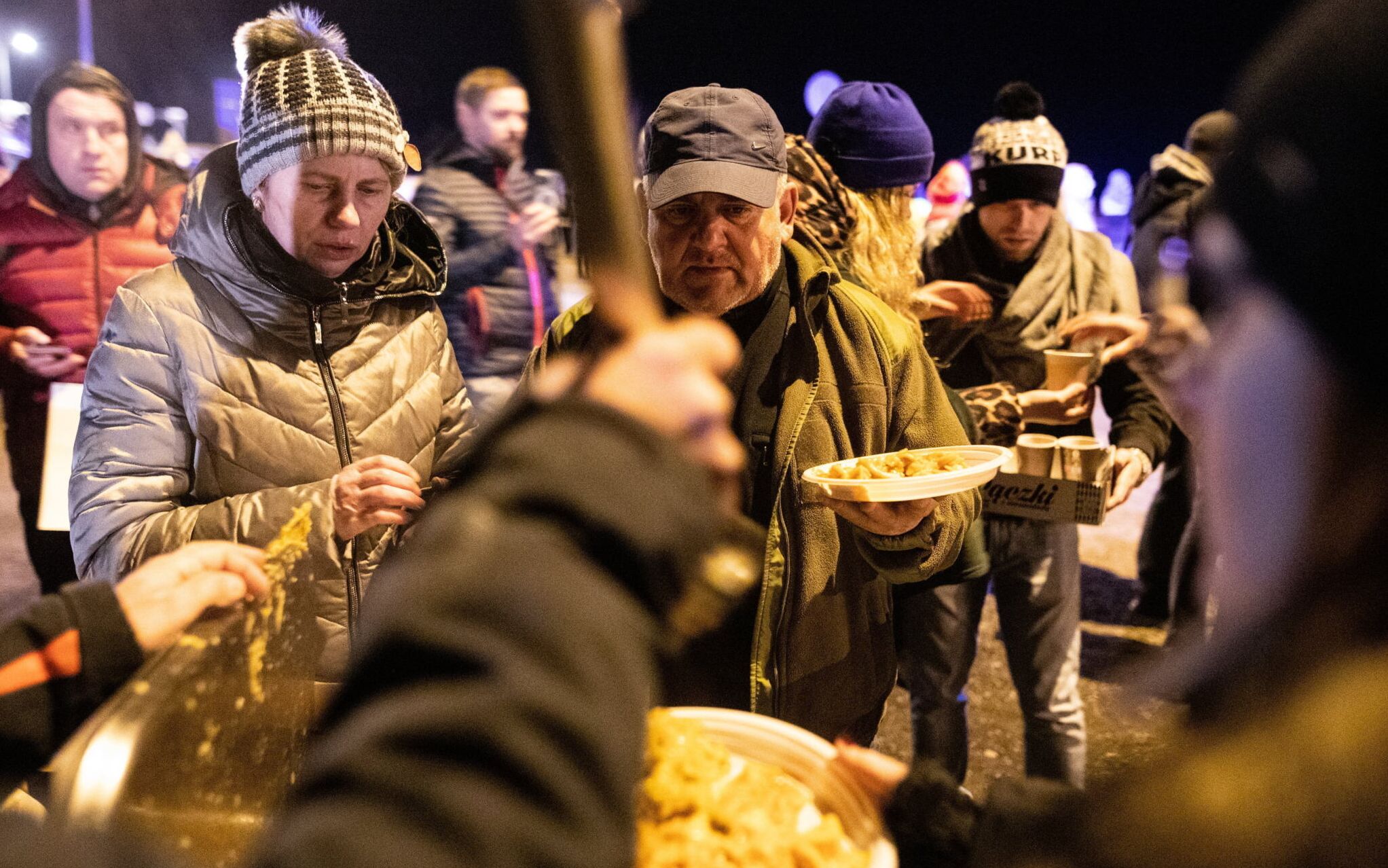 27.02.2022 Hrebenne , polsko - ukrainskie przejscie graniczne . Uchodzcy uciekajacy przed wojna - czwarty dzien agresji Putina na Ukraine .
Fot. Jakub Orzechowski / Agencja Wyborcza.pl