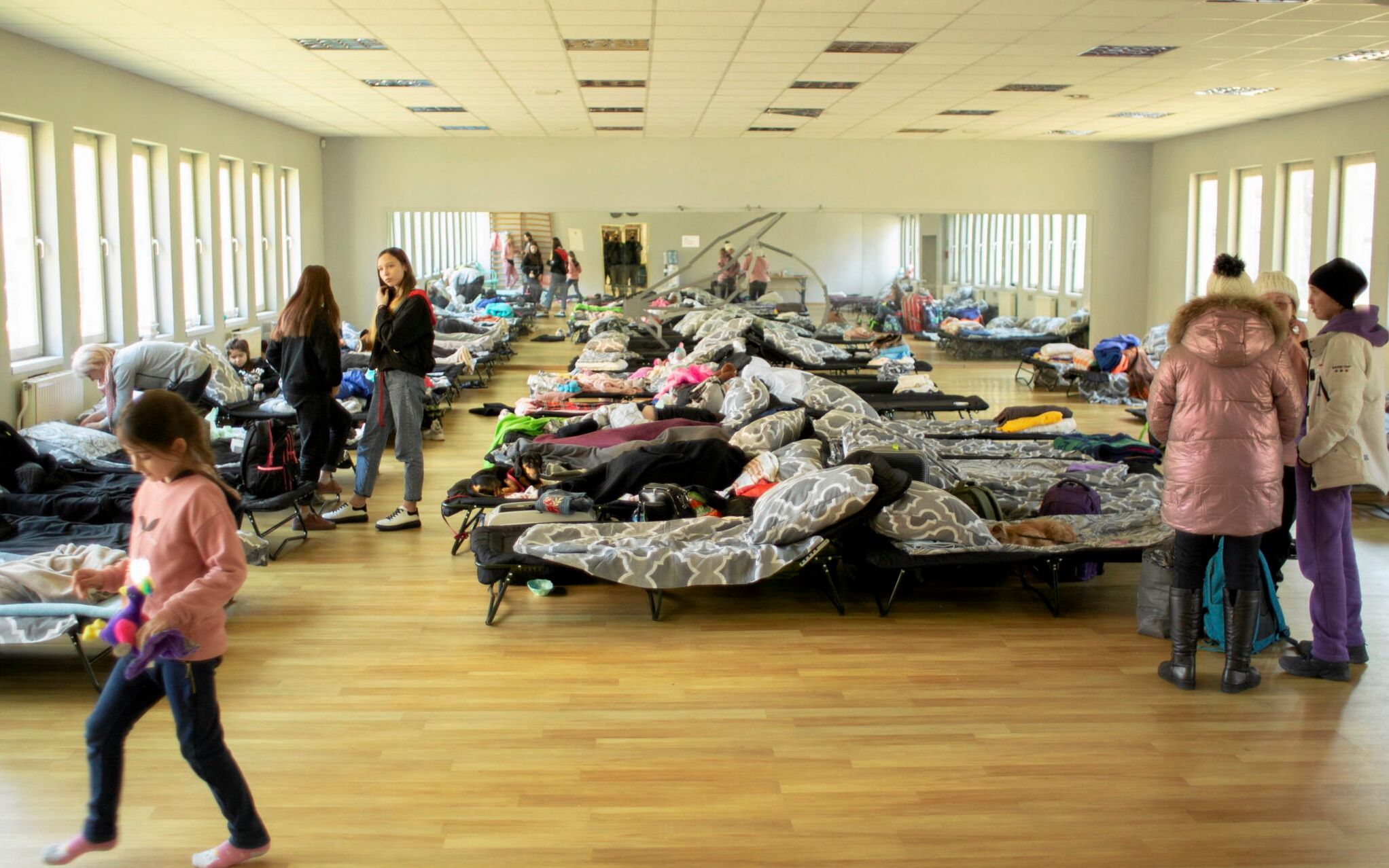 11.03.2022 Wroclaw , ulica Gwarna 10 . Mlodziezowe centrum sportow . Sala przeznaczona na 40 lozek dla uchodzcow z Ukrainy w zwiazku z wojna rozpoczeta w Ukrainie przez Rosje .
Fot. Krzysztof Cwik / Agencja Wyborcza.pl