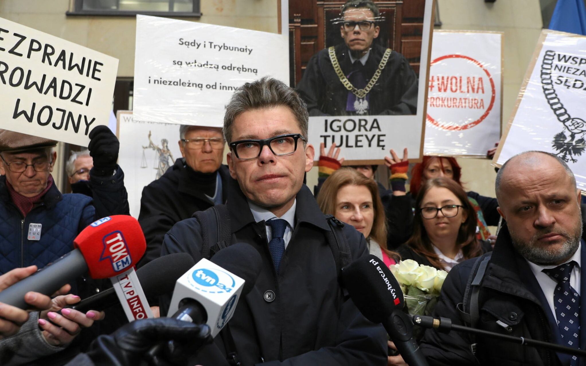 28.03.2022 Warszawa , aleja Solidarnosci 127 , Sad Okregowy w Warszawie . Sedzia Igor Tuleya stawia sie w pracy po tym jak Sad Okregowy Warszawa-Praga orzekl o jego przywroceniu do orzekania .
Fot. Maciek Jazwiecki / Agencja Wyborcza.pl