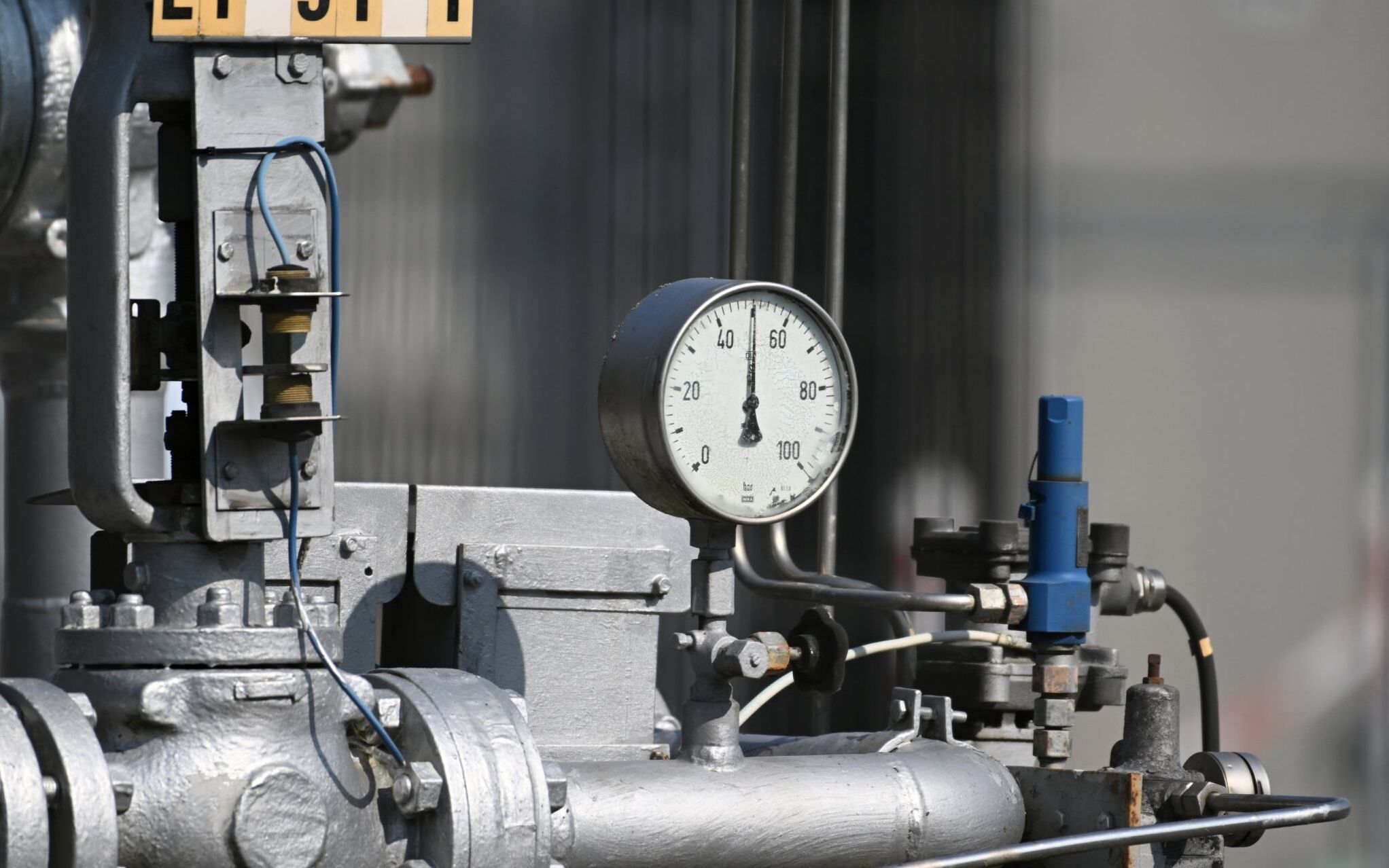 (FILES) This file photo taken on March 24, 2022 shows pipes and pressure gauges for gas lines at Open Grid Europe (OGE), one of Europe's largest gas transmission system operators, in Werne, western Germany. - Germany on March 30, 2022 raised the alert level under its emergency gas plan as fears rose that Russia could cut off supplies if Western countries refused to make payments in rubles. Germany is highly dependent on Moscow for its energy needs, with 55 percent of its natural gas being delivered along pipelines from Russia before the invasion of Ukraine. (Photo by Ina FASSBENDER / AFP)