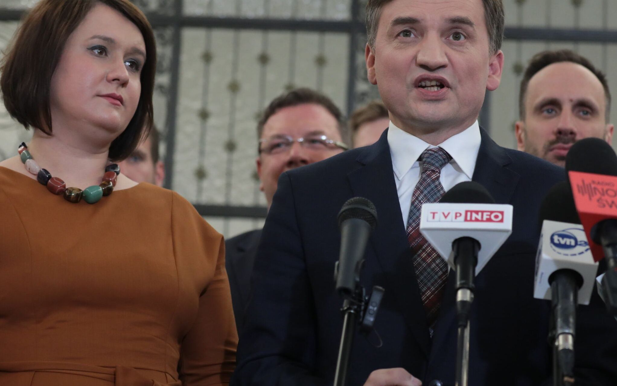 12.05.2022 Warszawa , ulica Wiejska . Sejm . Drugi dzien 54 . posiedzenia Sejmu IX kadencji . Zbigniew Ziobro podczas konferencji prasowej Solidarnej Polski w sprawie Izby Dyscyplinarnej Sadu Najwyzszego .
Fot. Slawomir Kaminski / Agencja Wyborcza.pl