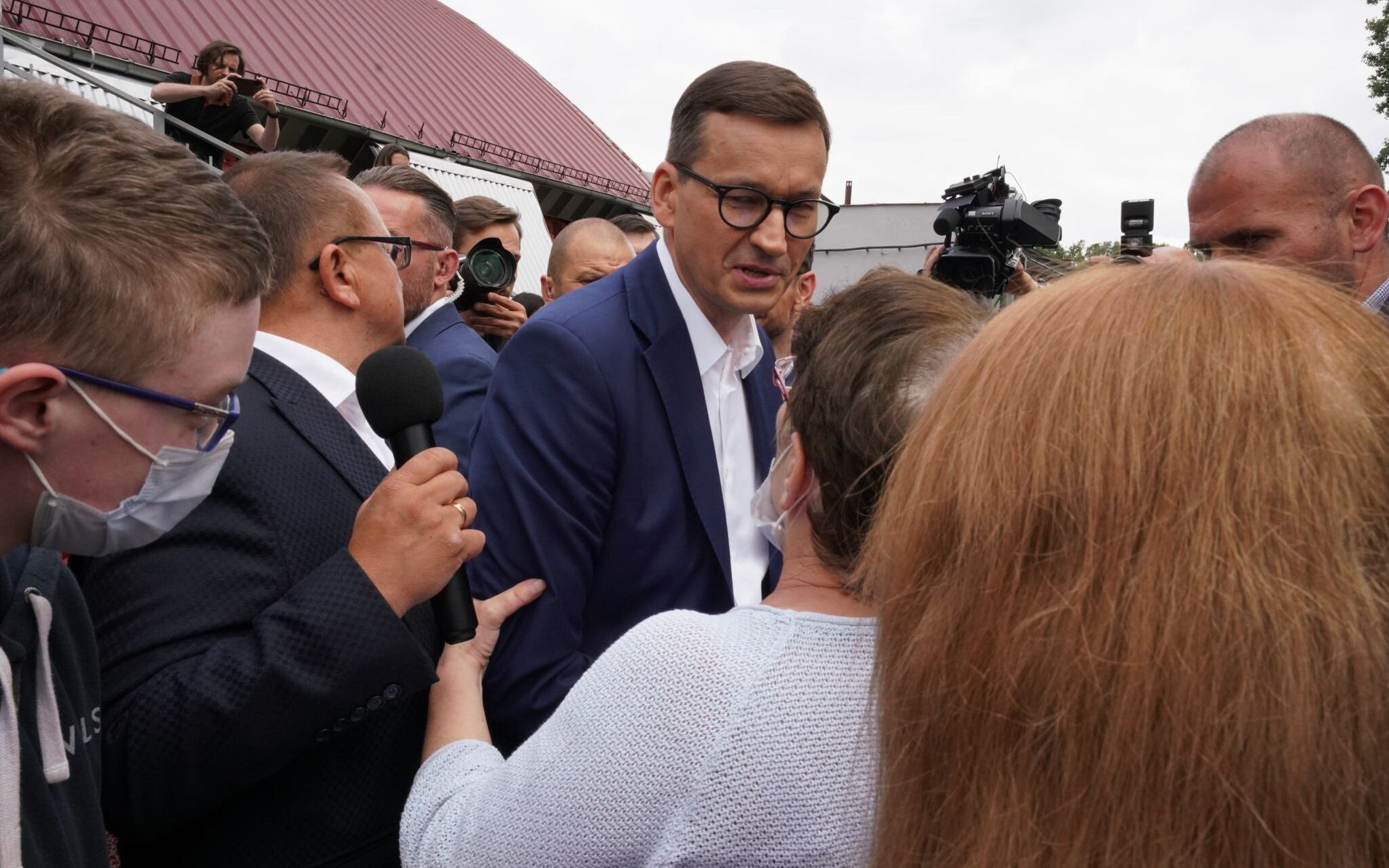 10.07.2021 . Zgierz , Premier Mateusz Morawiecki w czasie spotkania z mieszkancami Zgierza ..   Fot. Marcin Stepien / Agencja Gazeta