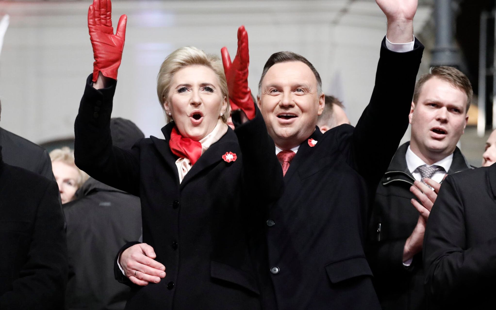 11.11.2019 Warszawa , ulica Krakowskie Przedmiescie . Minister kultury i dziedzictwa narodowego Piotr Glinski (L), zona prezydenta Andrzeja Dudy Agata Kornhauser - Duda (2L), prezydent Andrzej Duda (3L), sekretarz stanu w Kancelarii Prezydenta RP Wojciech Kolarski (P) podczas koncertu '' Gramy dla Niepodleglej '' zorganizowanego przez Ministerstwo Kultury i Dziedzictwa Narodowego w ramach obchodow 101 rocznicy odzyskania niepodleglosci .
Fot. Maciek Jazwiecki / Agencja Gazeta

Poland ' s Independence Day in Warsaw , Poland , Sunday , Nov . 11 , 2019
