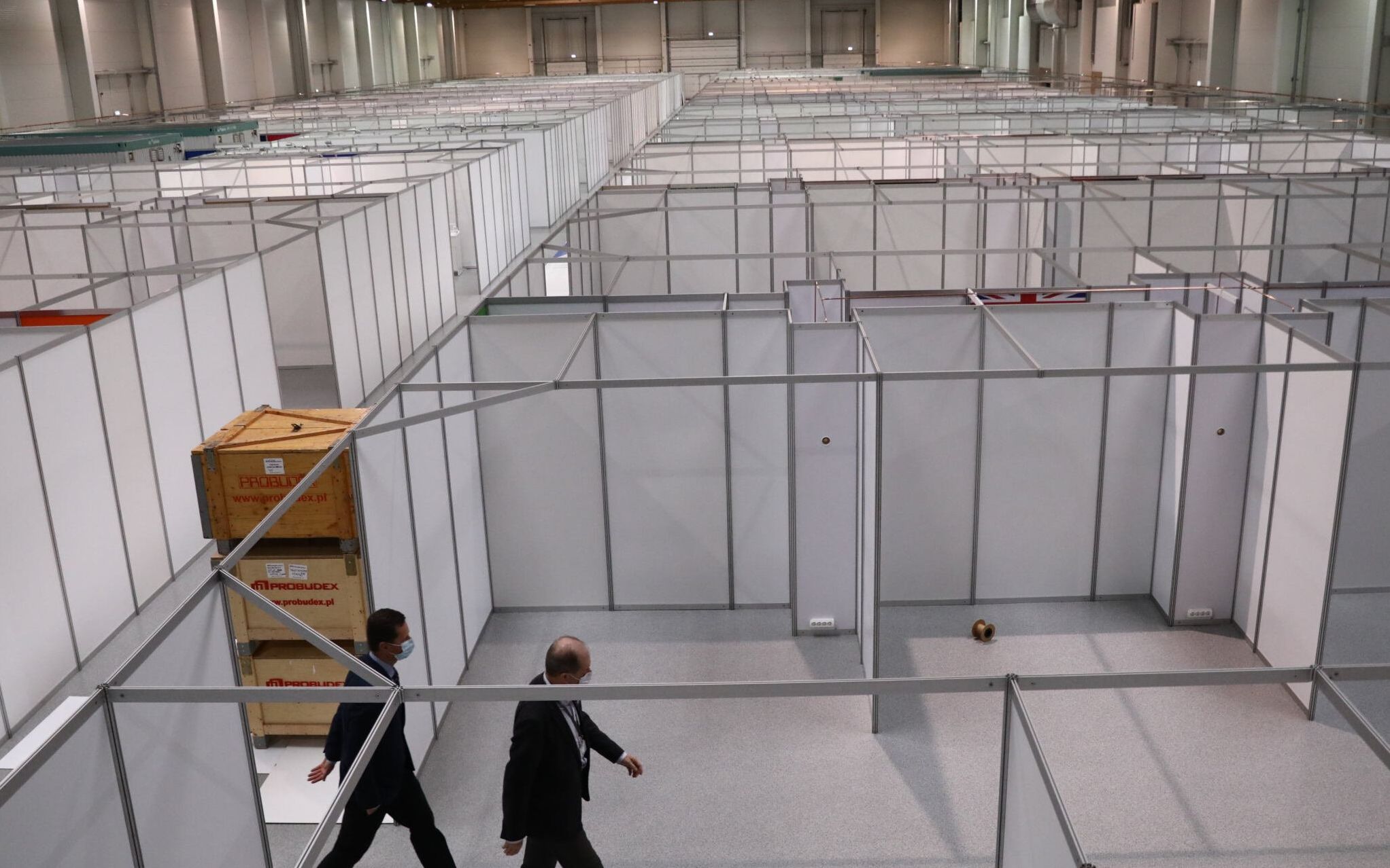 09.11.2020 Krakow , Hala EXPO . Powstajacy szpital tymczasowy dla chorych na covid-19 . Fot. Jakub Porzycki / Agencja Gazeta
