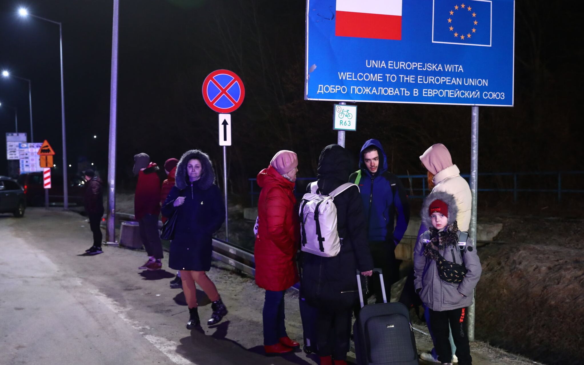 26.02.2022 Kroscienko . Polsko - ukrainskie przejscie graniczne w trakcie inwazaji Rosji na Ukraine . Fot. Jakub Porzycki / Agencja Wyborcza.pl