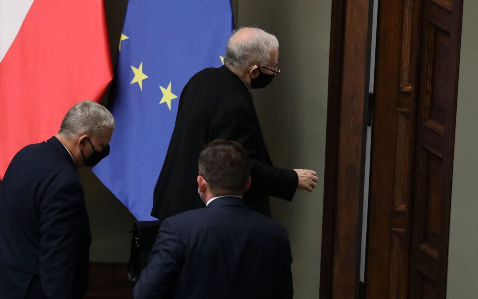 Grafika do artykułu Ale jak to, PiS dogadał się ze Związkiem Radzieckim? Retoryka wojny Kaczyńskiego osłabia Polskę w UE
