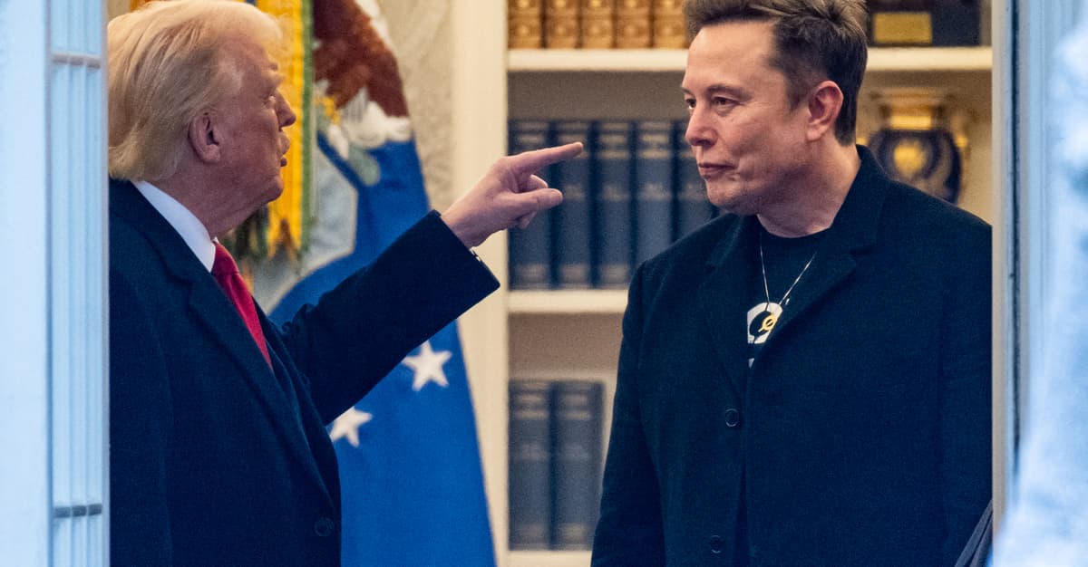 Spięcie Trumpa z Muskiem. Tesla i Space X odcięte od funduszy federalnych?