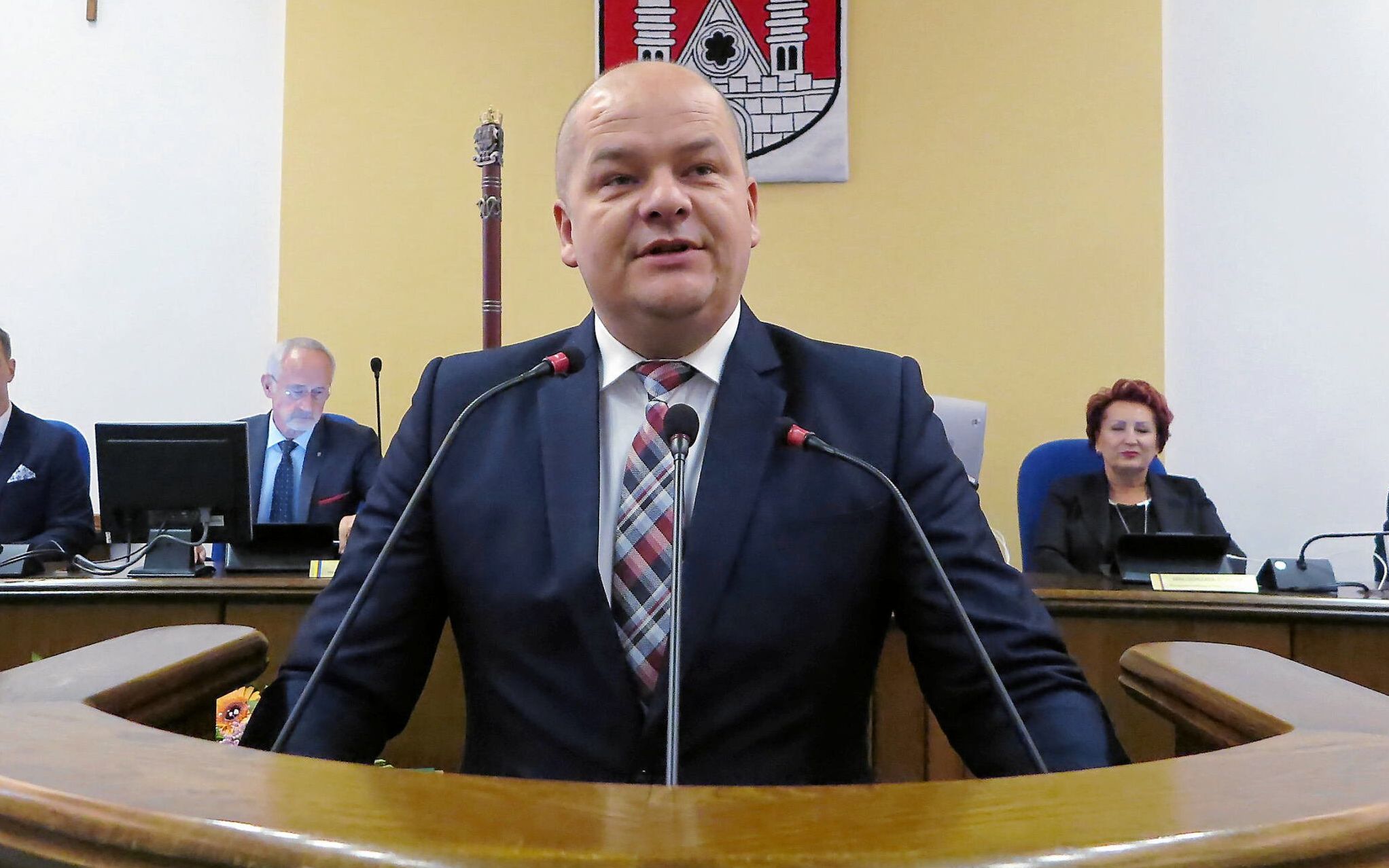 25.10.2018 Plock . Sesja Rady Miasta . Wreczenie medali - " Zasluzony dla Plocka " . Andrzej Nowakowski . Fot . Tomasz Niesluchowski / Agencja Gazeta