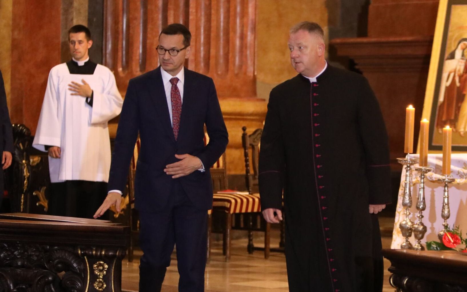 13.09.2018 Poznan . Premier rzadu PiS Mateusz Morawiecki podczas mszy sw. w poznanskiej farze - w ramach spotkania biskupow Rady Konferencji Episkopatow Europy .
Fot. Lukasz Cynalewski / Agencja Wyborcza.pl
