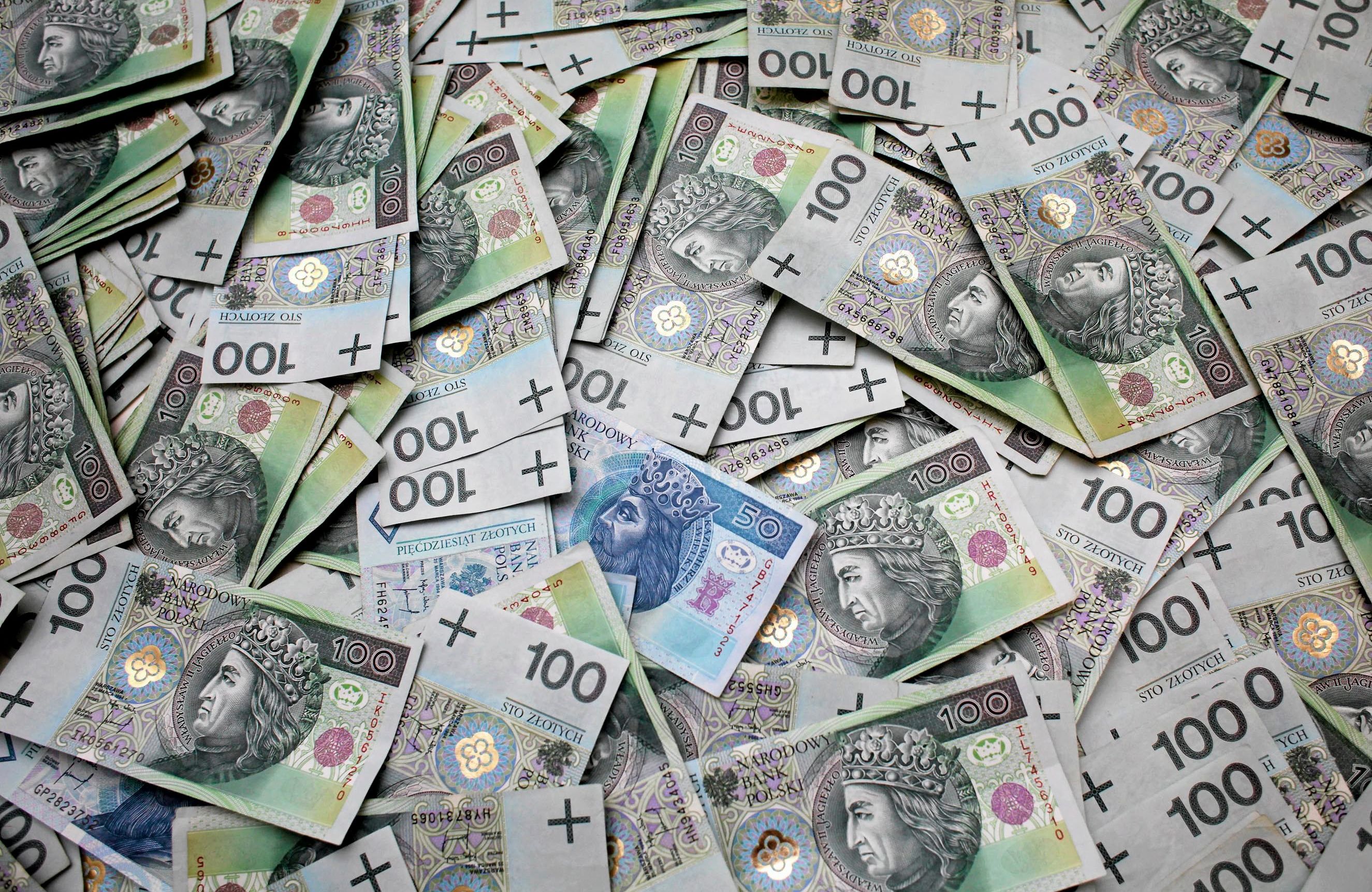 sterta banknotów 100 zł