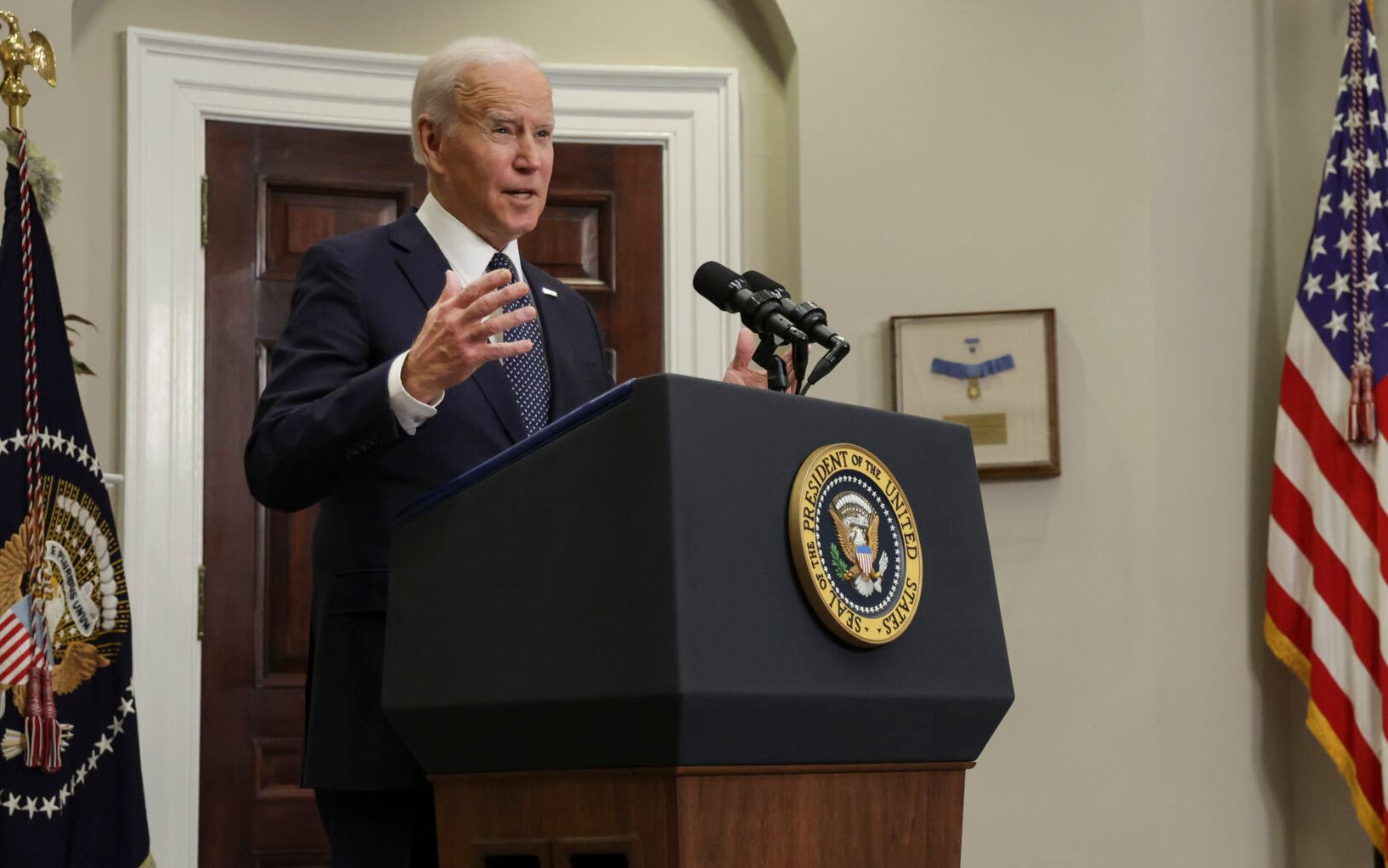 WASHINGTON, DC - FEBRUARY 18: U.S. President Joe Biden speaks to update the situation of the Ukraine-Russia border crisis during an event in the Roosevelt Room of the White House on February 18, 2022 in Washington, DC. President Joe Biden gave an update after he held a phone call with Transatlantic leaders to continue diplomatic and deterrence efforts to deescalate the crisis that has been caused by a heavy deployment of Russian troops along the border between the two counties.   Alex Wong/Getty Images/AFP (Photo by ALEX WONG / GETTY IMAGES NORTH AMERICA / Getty Images via AFP)