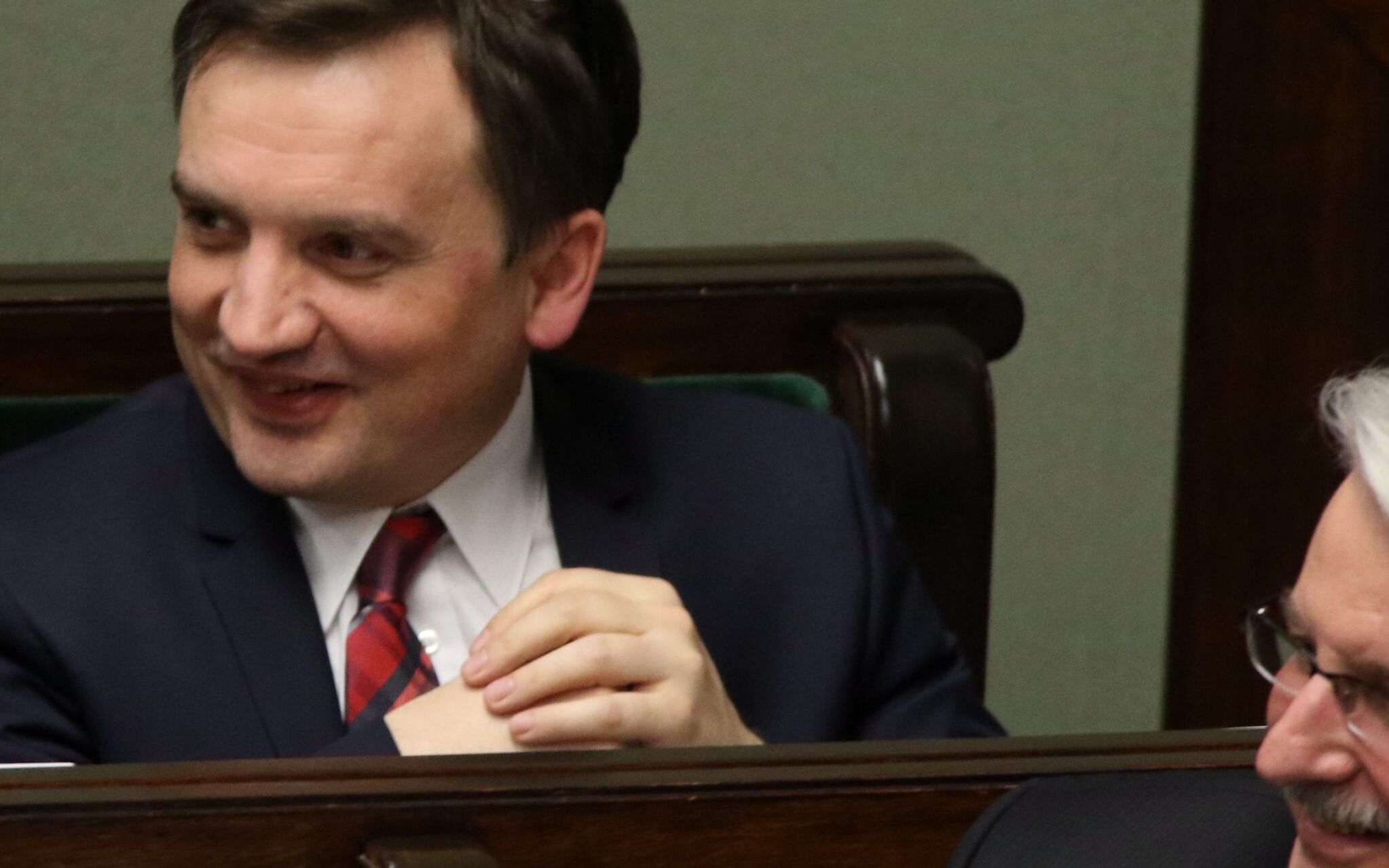28.01.2016 Warszawa , Sejm . Ministrowie Zbigniew Ziobro i Witold Waszczykowski po glosowaniu projektu ustawy : Prawo o prokuraturze .
Fot . Slawomir Kaminski / Agencja Gazeta