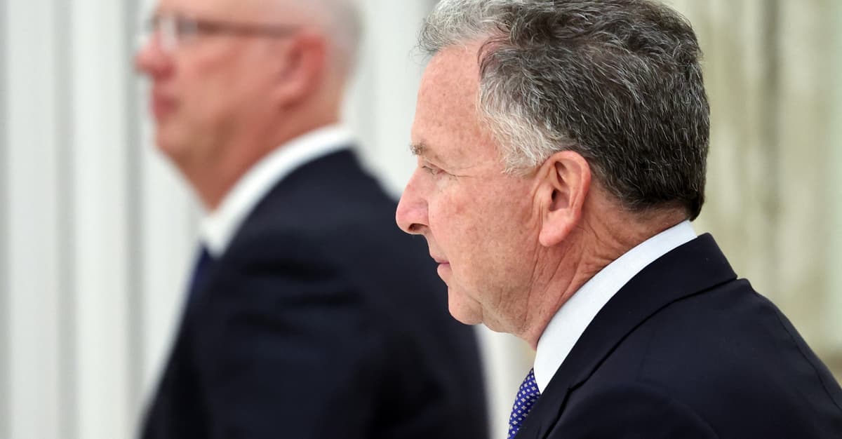 Rosja gra ropą. Dmitriew na Florydzie