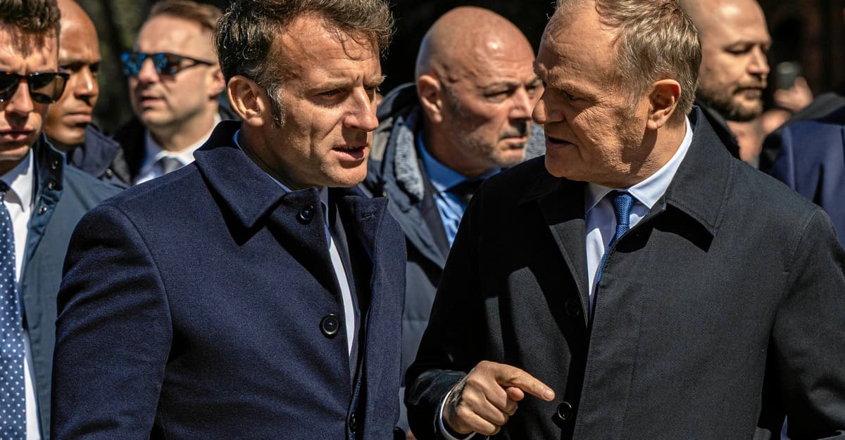 Po co Emmanuel Macron przyleciał do Polski?