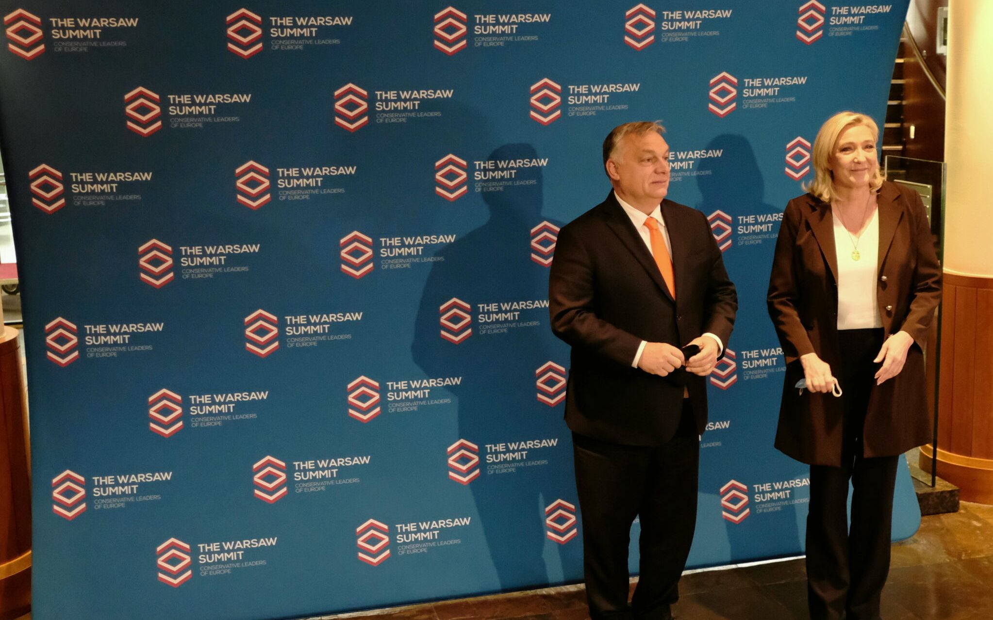 04.12.2021 Warszawa , ul Belwederska , Hotel Regent . Warsaw Summit . Spotkanie szefow europejskich partii prawicowych zorganizowane przez PiS . Nz. premier Wegier Viktor Orban i szefowa francuskiego Zjednoczenia Narodowego Marine Le Pen .
Fot. Slawomir Kaminski / Agencja Wyborcza.pl