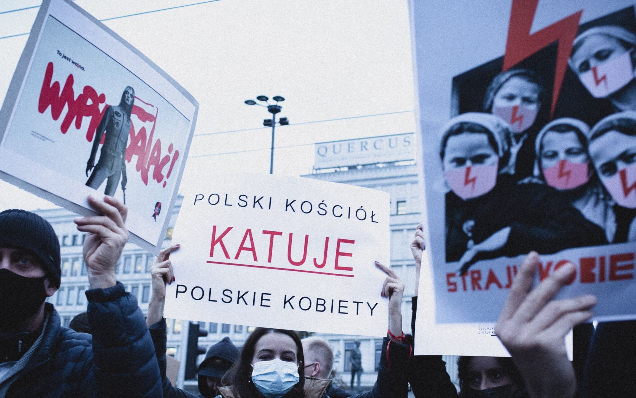 Grafika do artykułu Studentka do wykładowcy-sędziego TK: wnuczka oskarży pana o zabawę w naśladowcę Boga