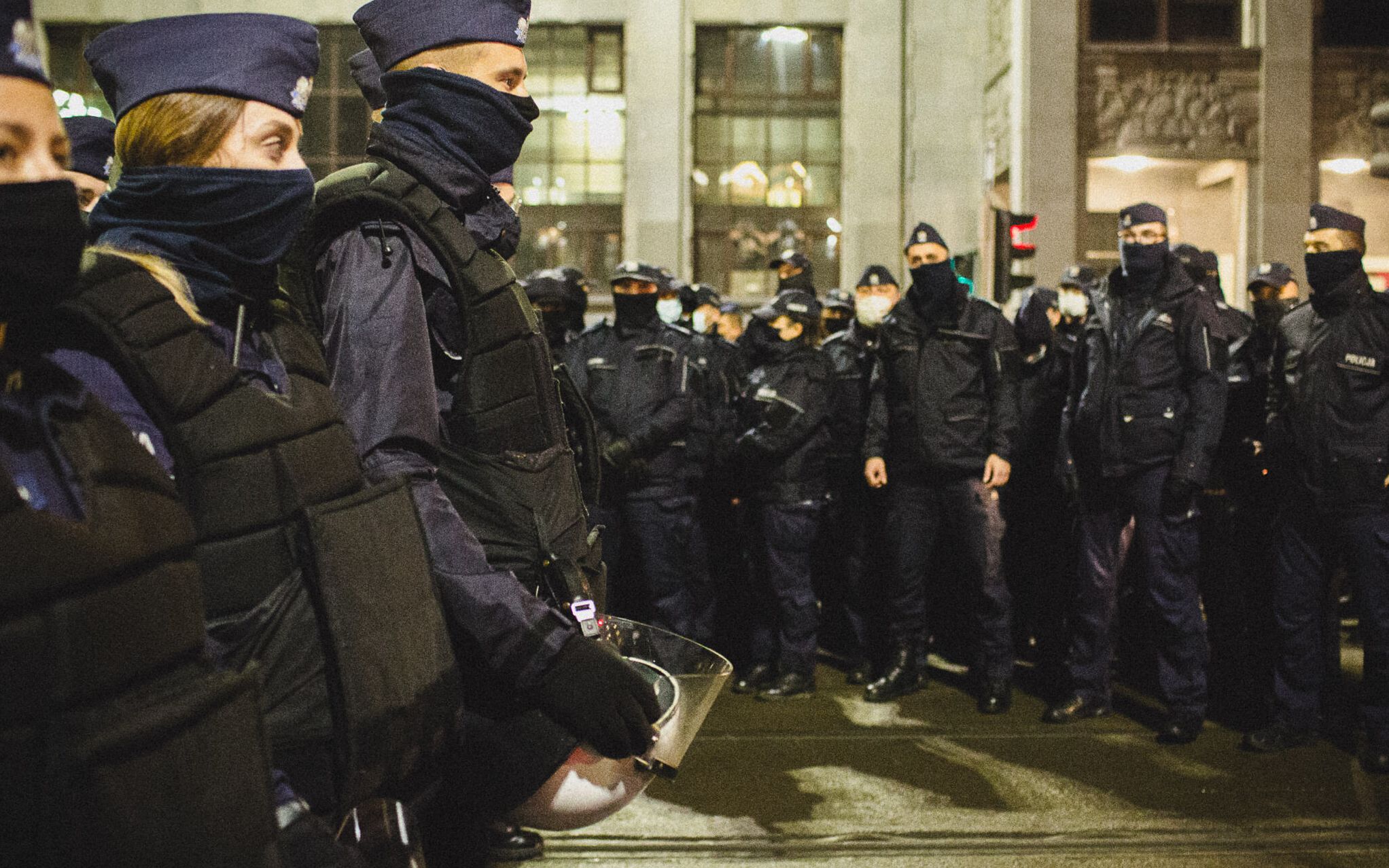 Grafika do artykułu Policjanci dostali „licencję na bezprawną przemoc”? „Ataku pałką teleskopową nie da się usprawiedliwić”
