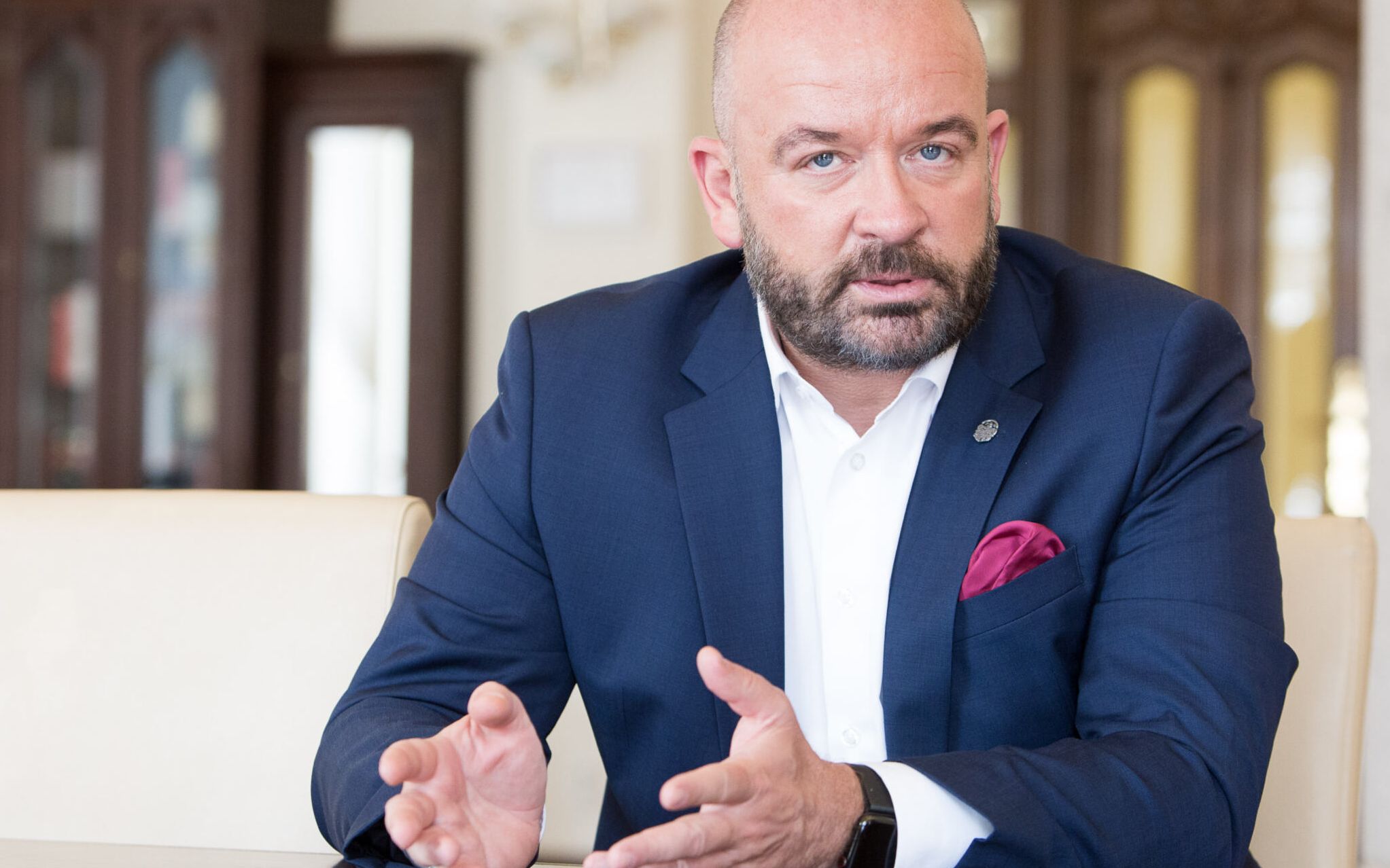 Grafika do artykułu "Otwarcie szkół to dobra decyzja, ale do zakażeń będzie dochodzić". Rozmowa z prezydentem Sutrykiem