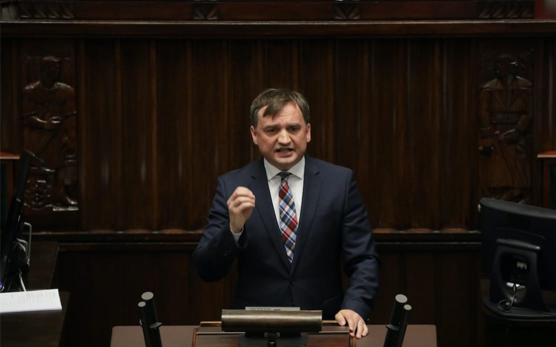 Grafika do artykułu Ziobro zmienia kodeks karny w "tarczy 4.0": 16 lat za kradzież 70 zł. Karnista: "Porażająca skala absurdu"