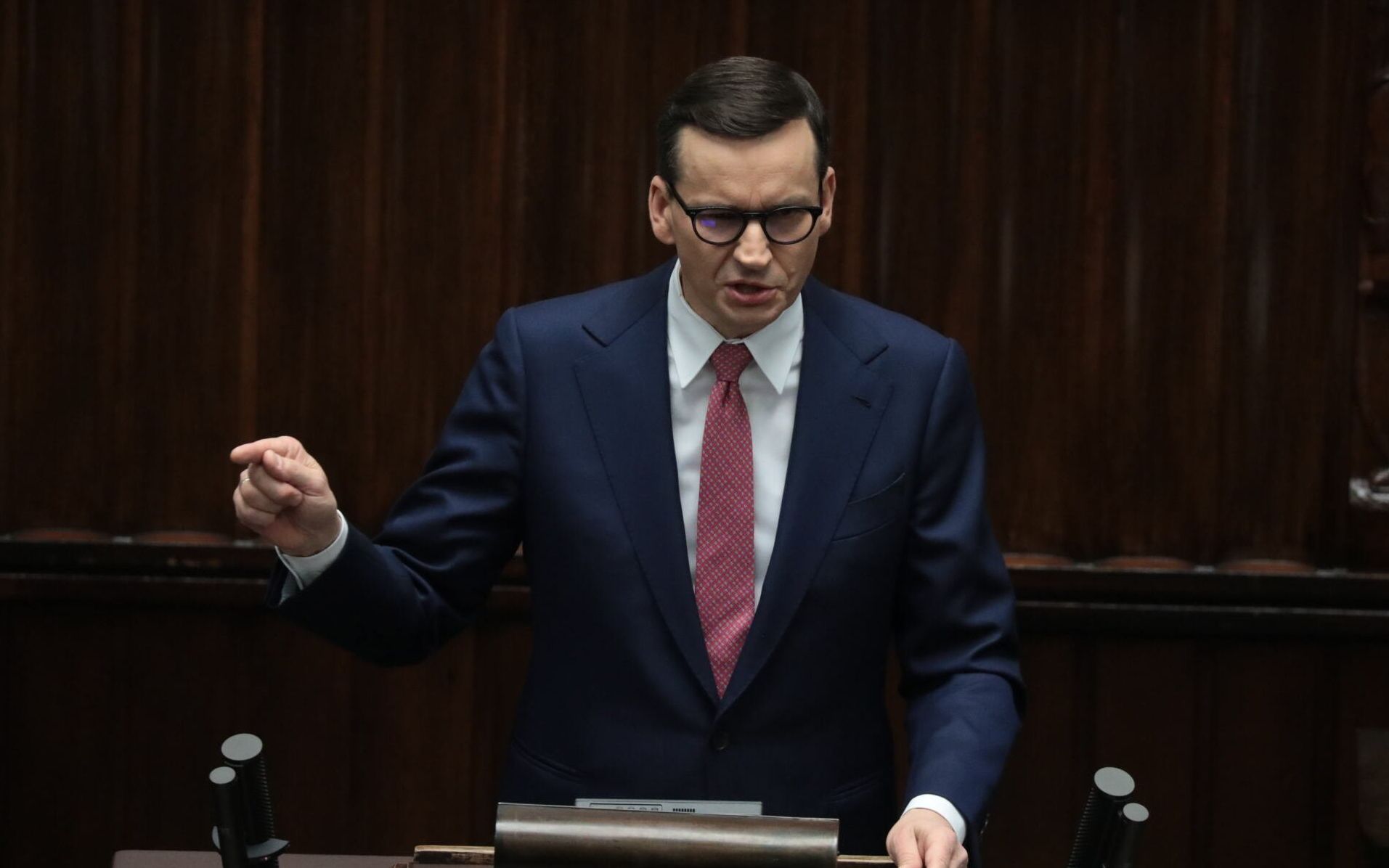 09.11.2021 Warszawa , ulica Wiejska . Sejm . Nadzwyczajne 41 . posiedzenie Sejmu IX kadencji . Informacja rzadu w sprawie sytuacji na granicy polsko - bialoruskiej zwiazanej z naplywem migrantow z terenu Bialorusi .
Fot. Slawomir Kaminski / Agencja Wyborcza.pl