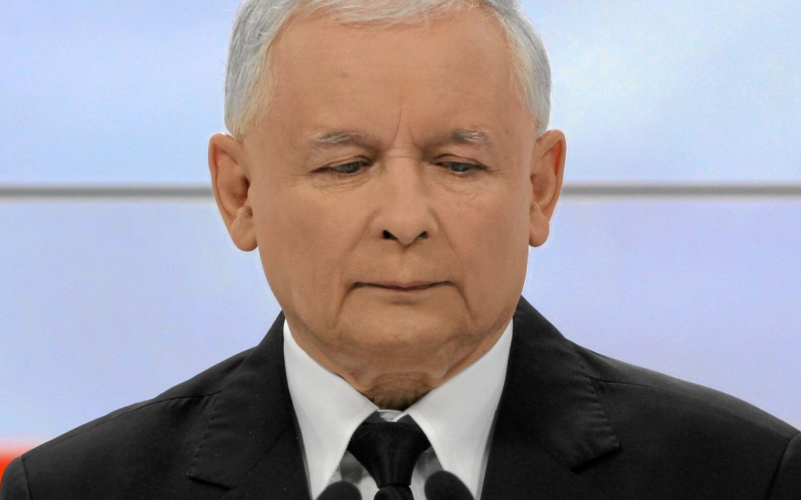 Grafika do artykułu Teoria o wahadle była prawdziwa: właśnie walnęło ono Kaczyńskiego w głowę [WIDZĘ TO TAK]