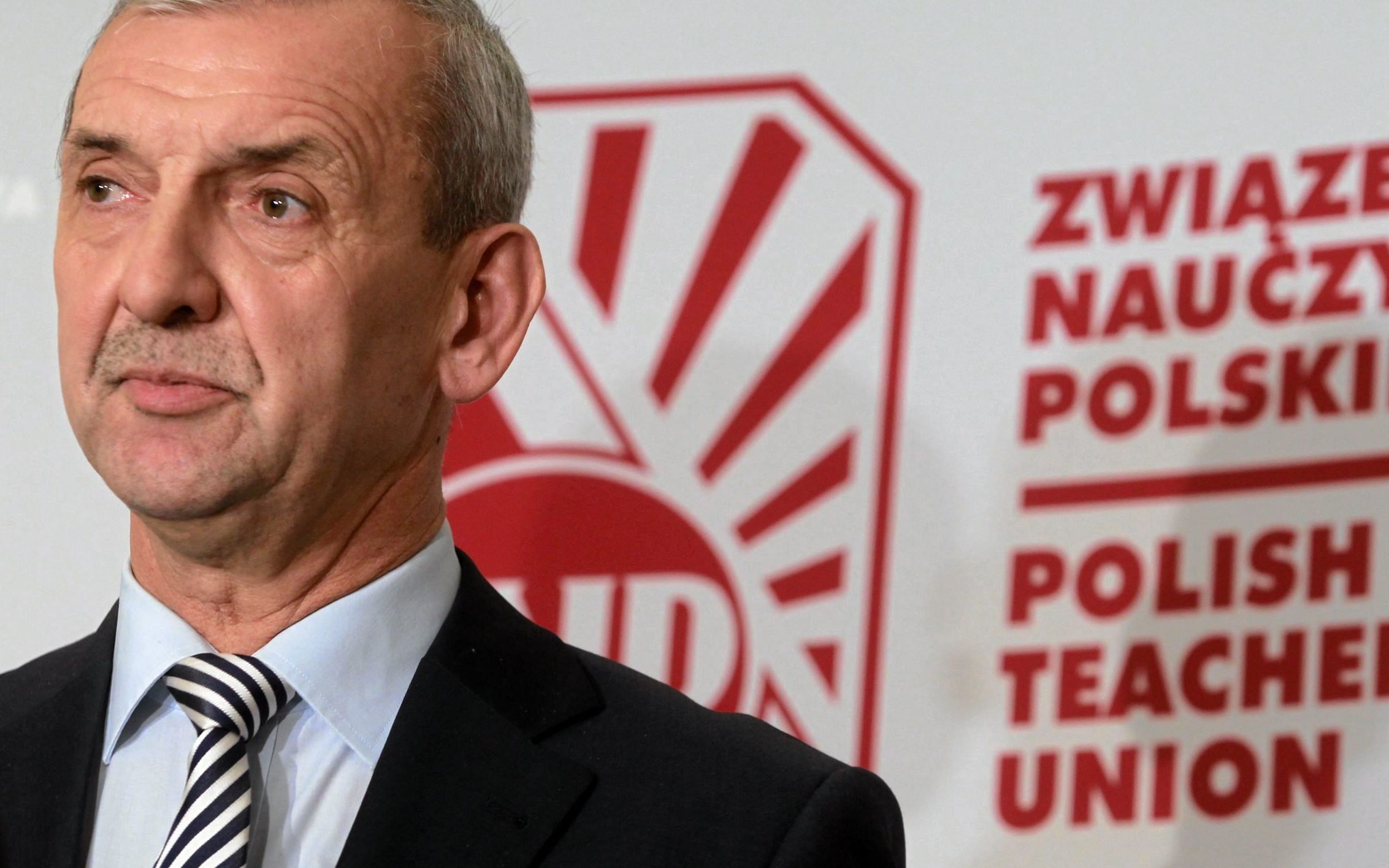 16.10.2017 Warszawa . Przewodniczacy ZNP Slawomir Broniarz podczas konferencji prasowej nt. etyki nauczycieli .
Fot.  Przemek Wierzchowski / Agencja Gazeta
 *** Local Caption *** hniki Warszawa