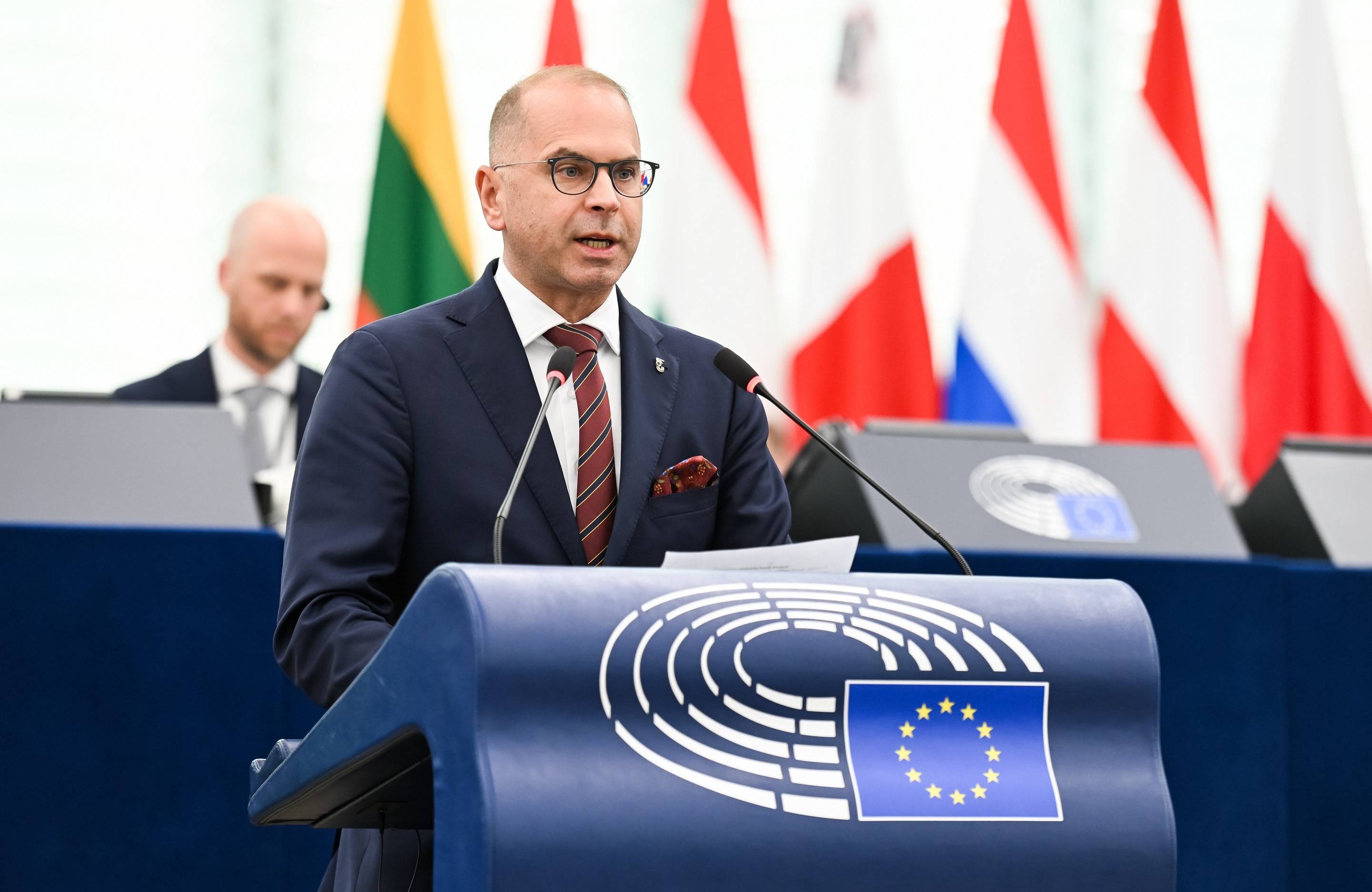 Europoseł PO Michał Szczerba podczas debaty w Parlamencie Europejskim 11 marca 2025.