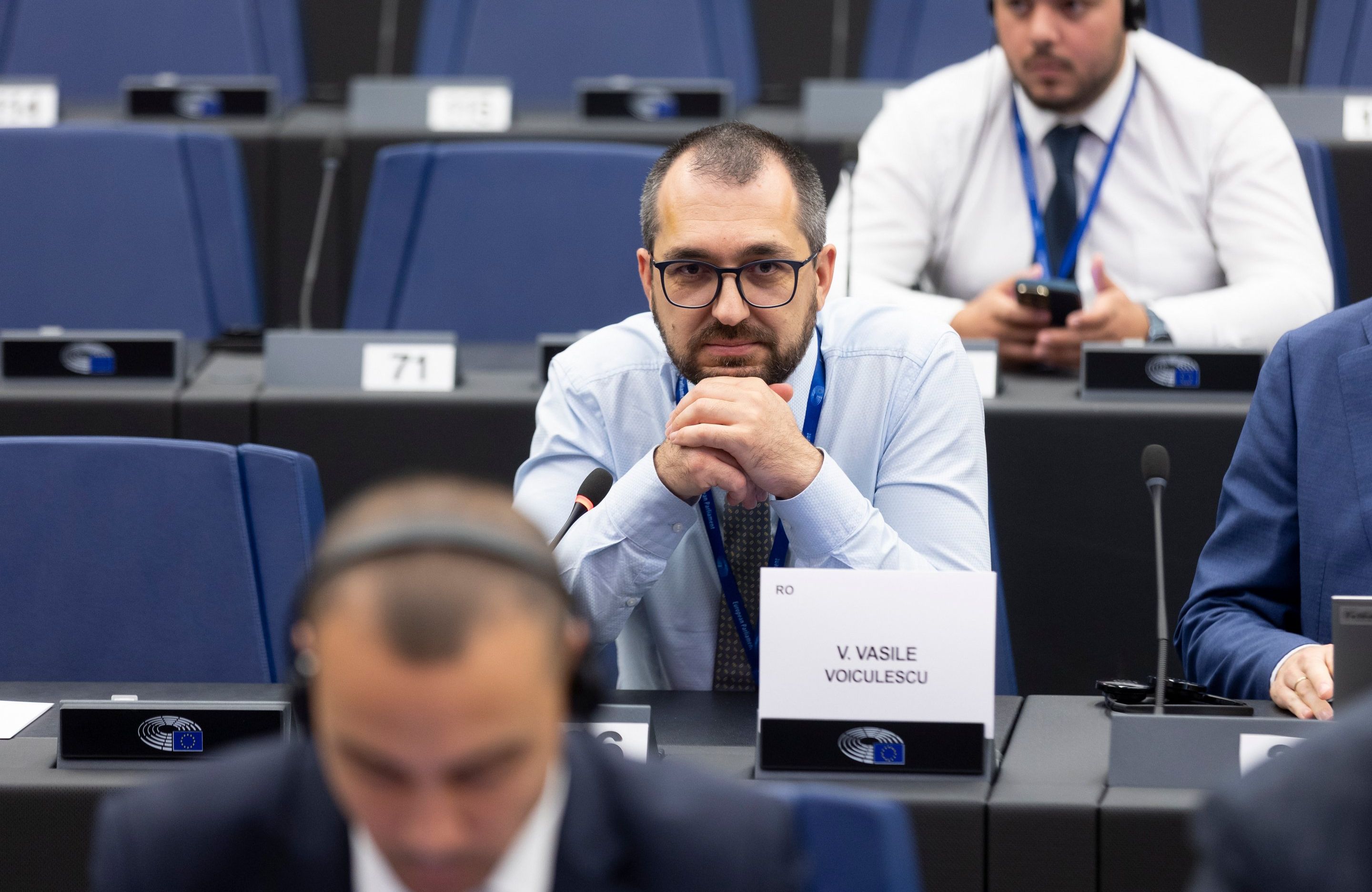 Vlad Voiculescu, europoseł z Rumunii, wiceprzewodniczący Związku Ocalenia Rumunii podczas przesłuchania kandydatów na komisarzy w Parlamencie Europejskim, listopad 2024.