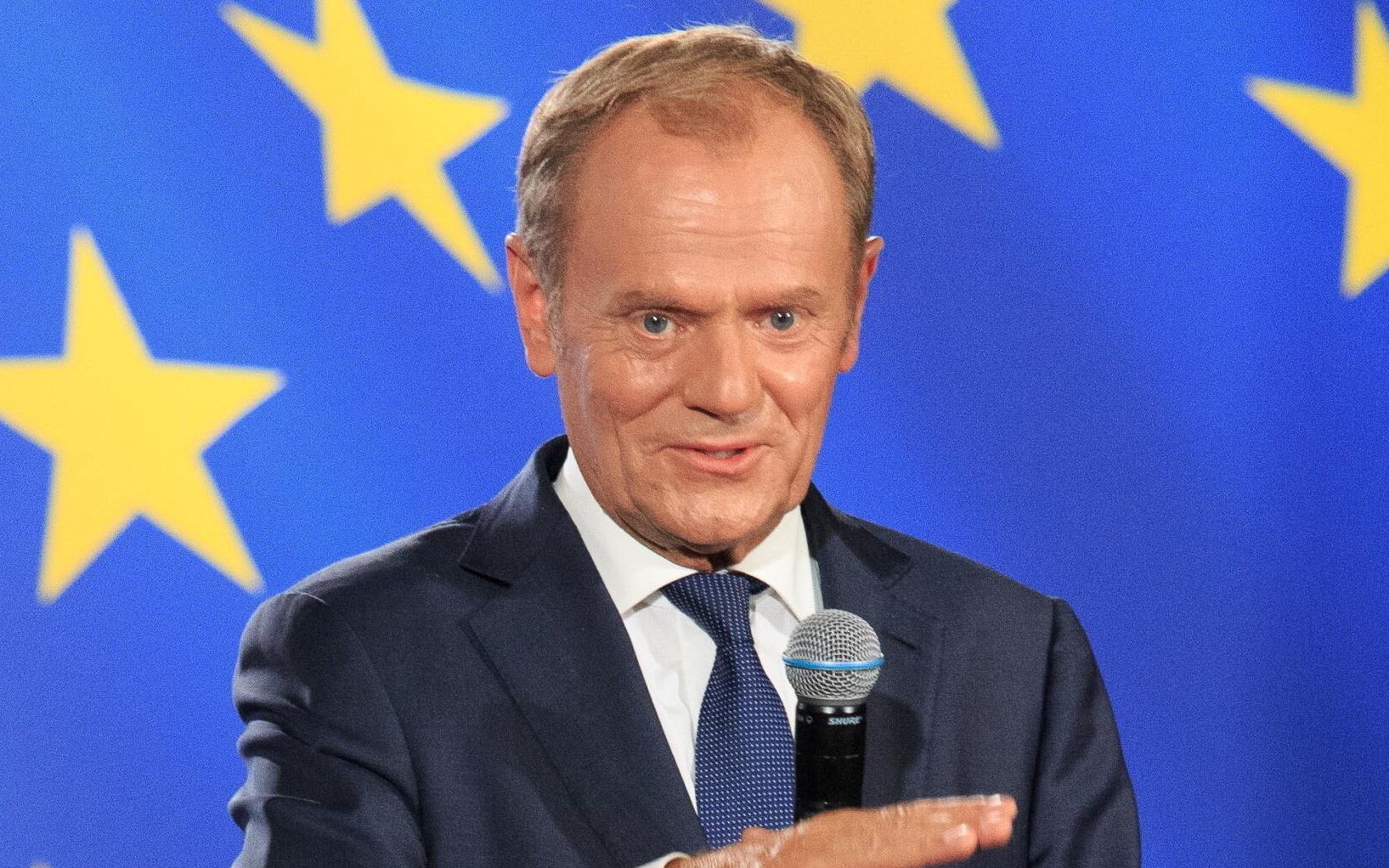 04.08.2021 Naklo nad Notecia . Donald Tusk spotkal sie z mieszkancami miasta w Nakielskim Osrodku Kultury .
Fot. Roman Bosiacki / Agencja Gazeta