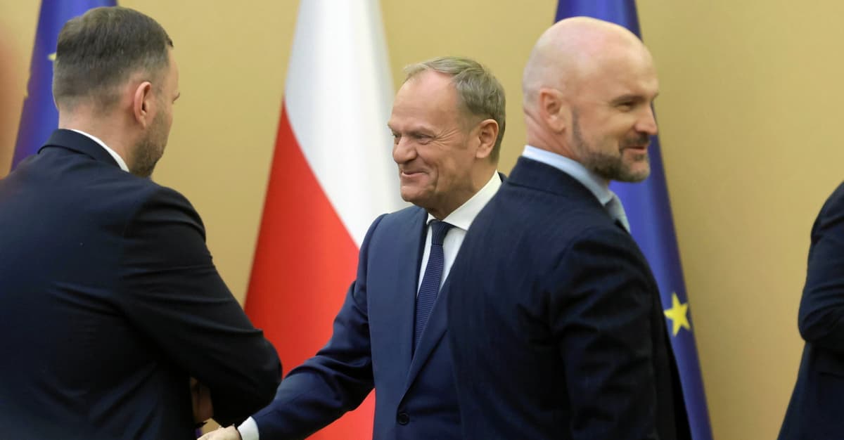 Czy rządowy szał na deregulację zagrozi polskim pracownikom? Rozmowa z ekspertem OPZZ