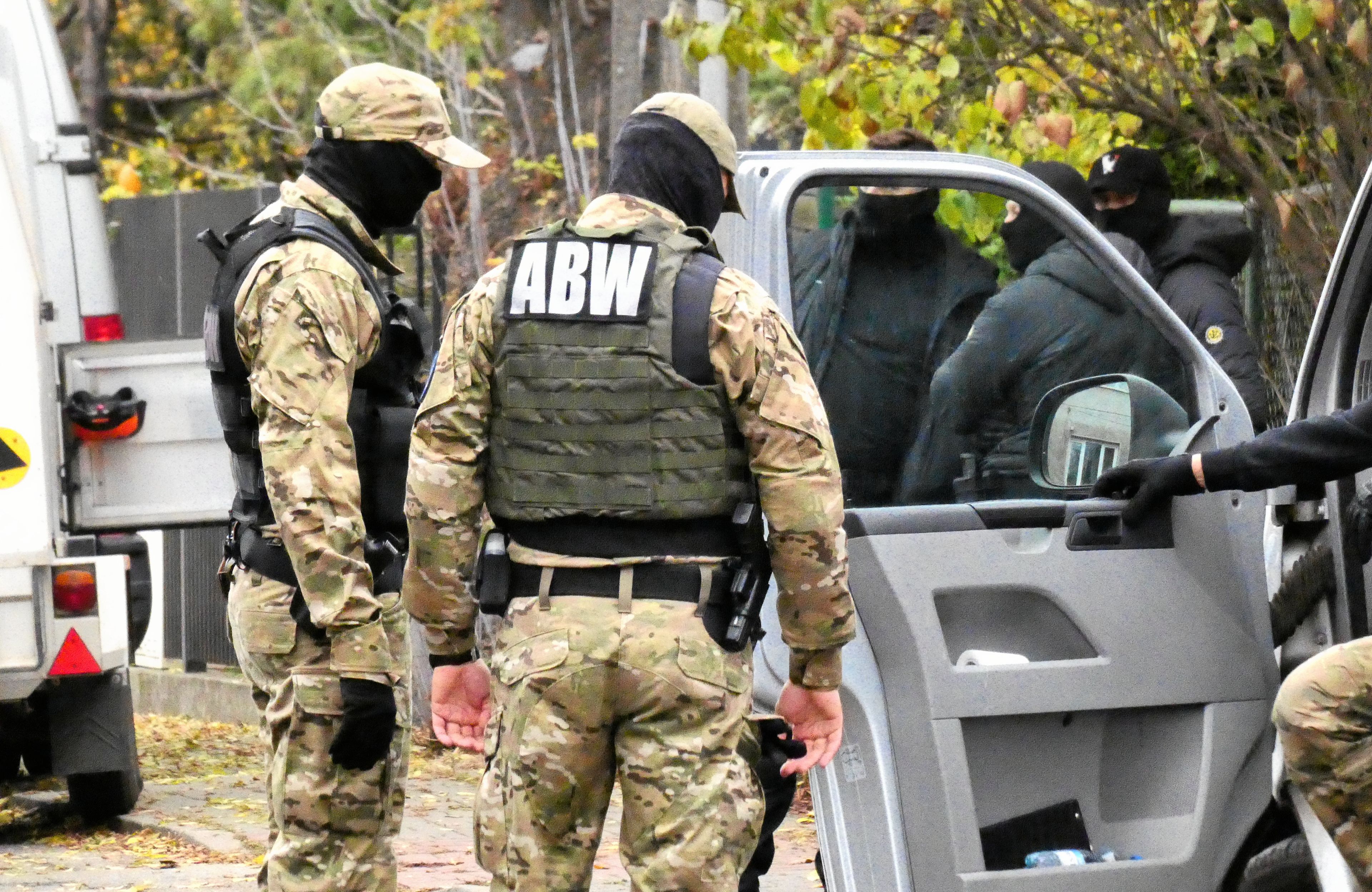 Przeszukania w domu przy Paganiniego 6 we Wlochach