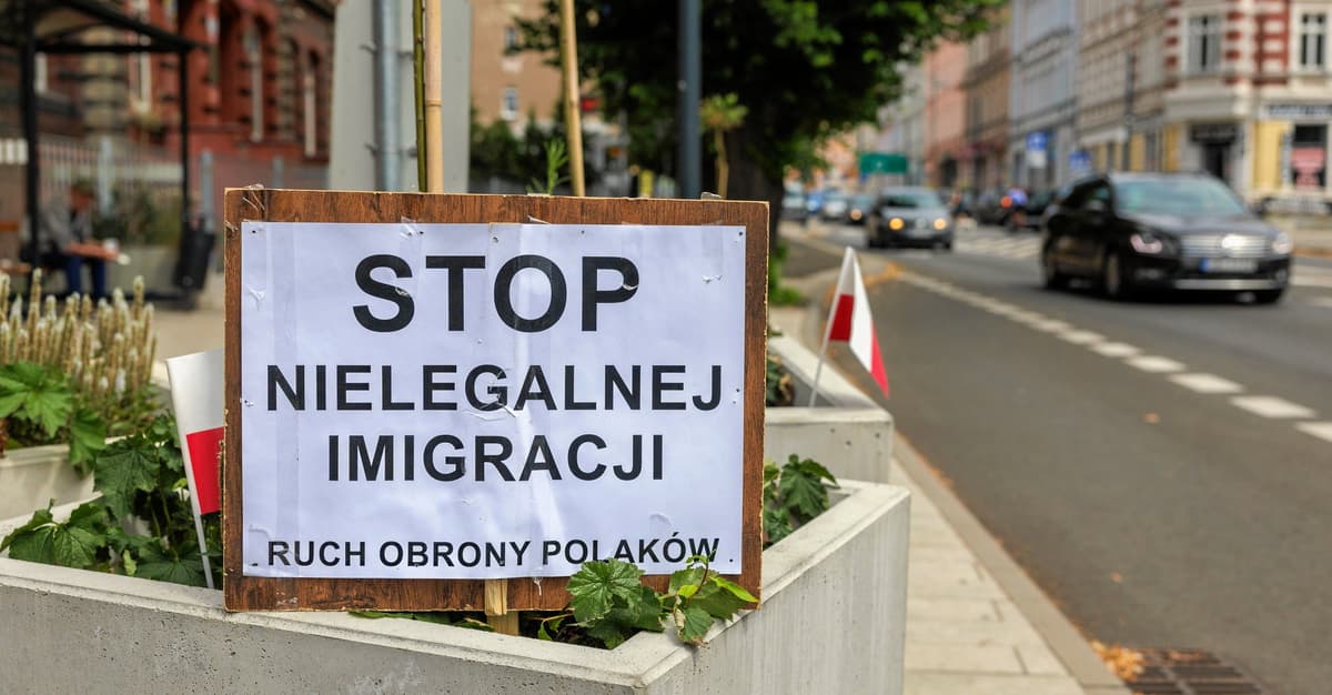 Antyimigranckie zamieszki w Wałbrzychu. Atak na Paragwajczyka, rzucanie rac w stronę hostelu