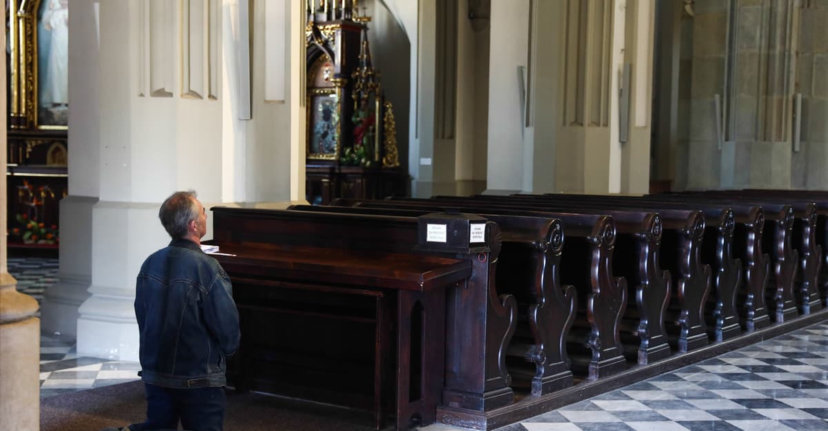 Wielka Polska katolicka? Mniej wiernych, chętnych na niedzielne msze, na lekcje religii i do seminariów