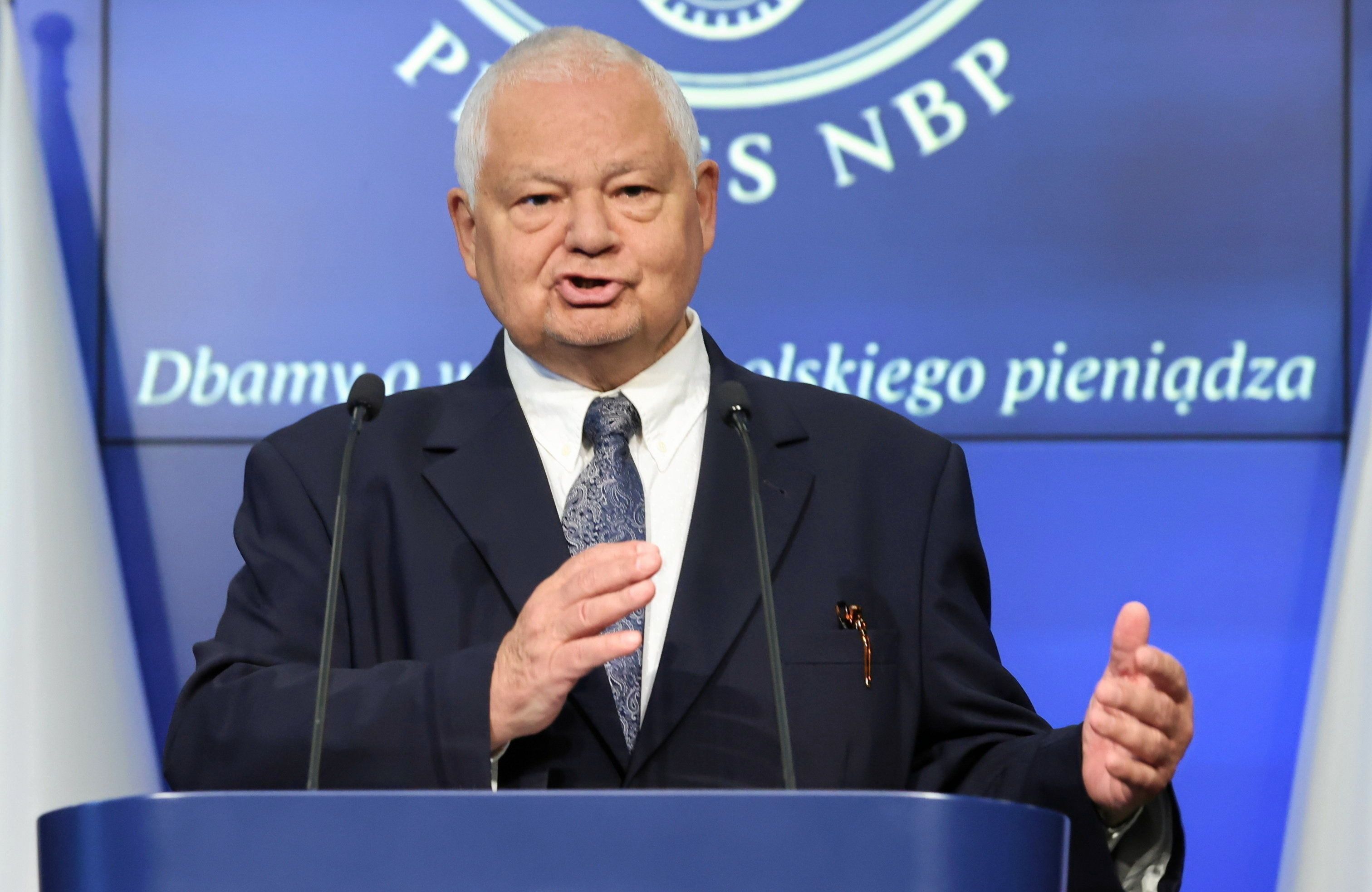 Adam Glapiński podczas konferencji prasowej