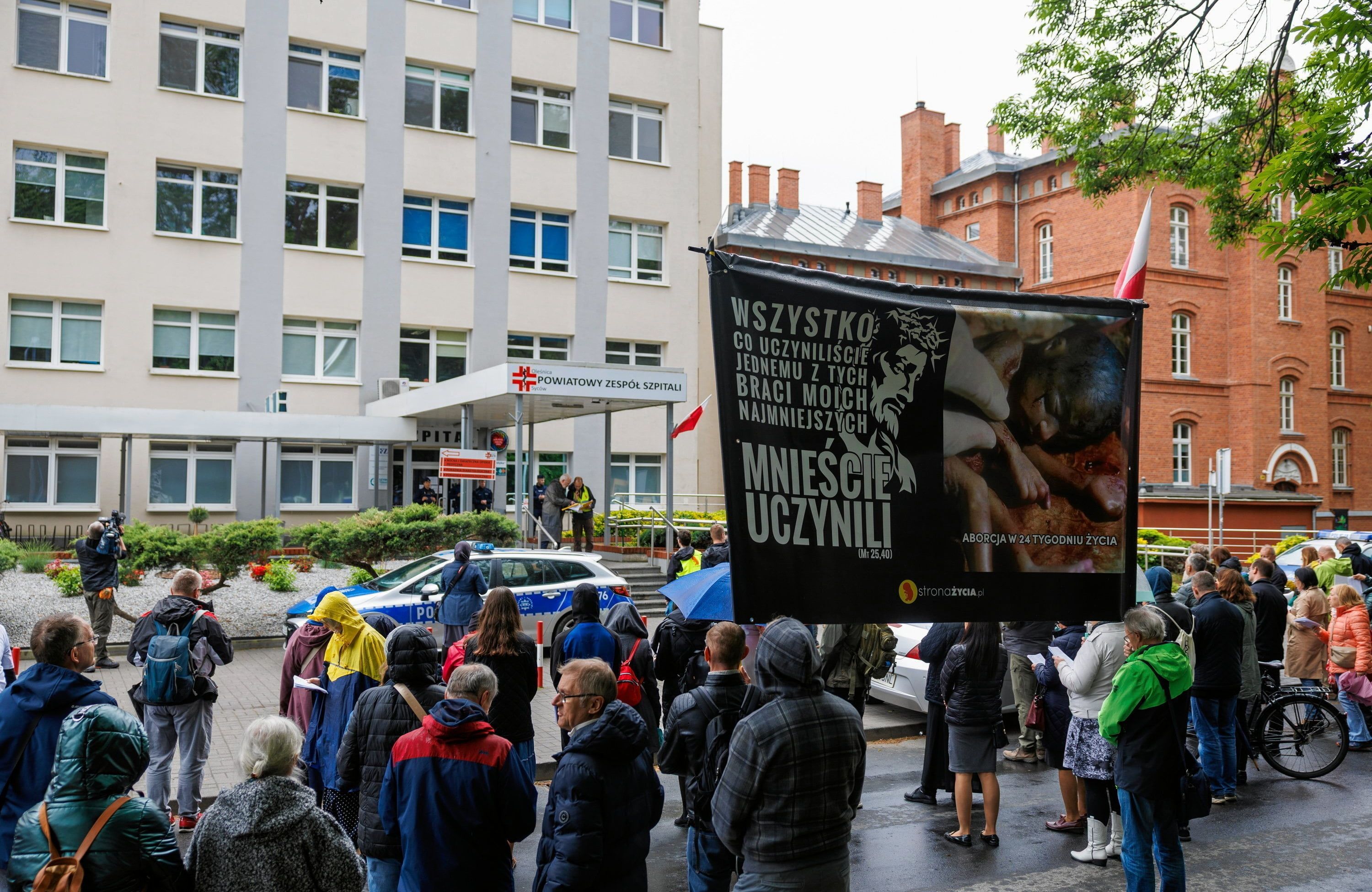 Droga Krzyzowa w intencji powstrzymania aborcji w szpitalu w Olesnicy