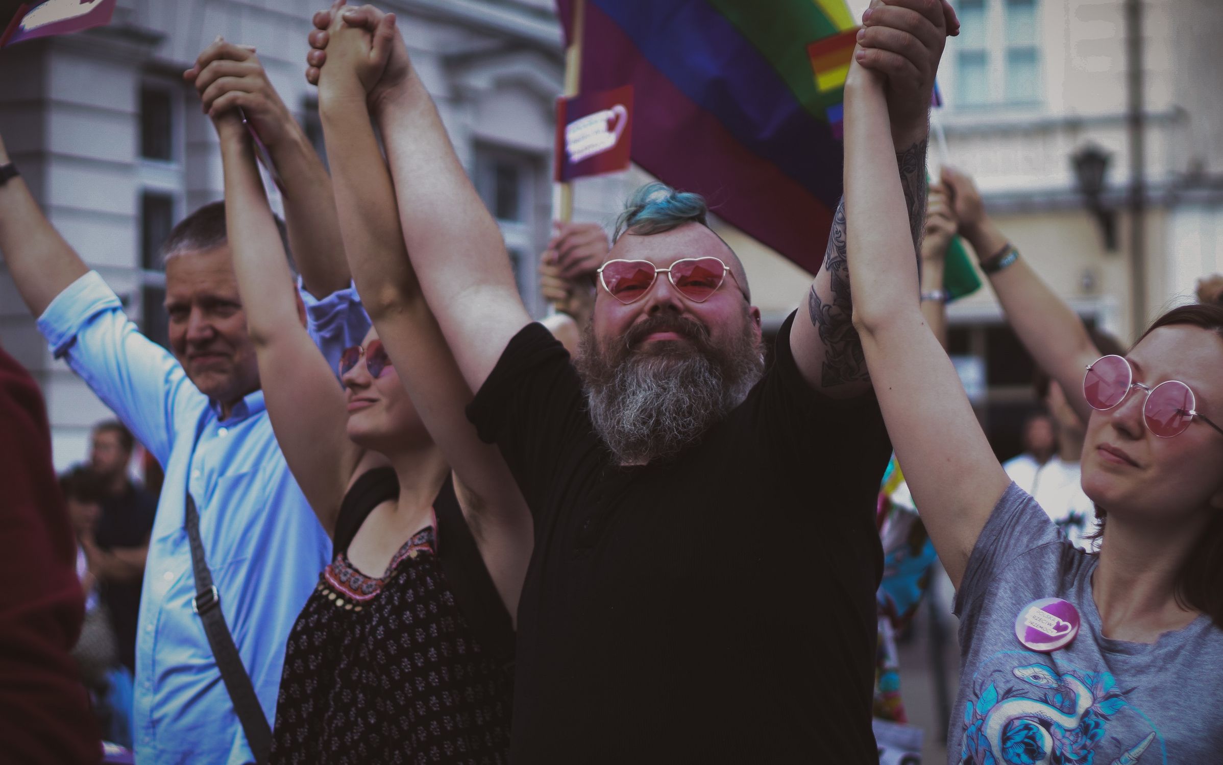 Grafika do artykułu „Nie jesteśmy zarazą!”. Ulicami Płocka przeszedł pierwszy Marsz Równości. Byliśmy tam