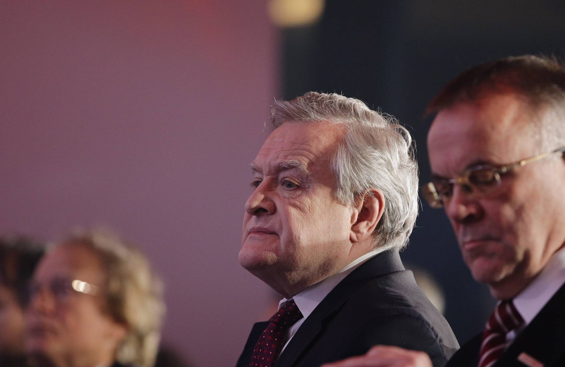 Minister Piotr Gliński i wiceminister Jarosław Sellin siedzą obok siebie