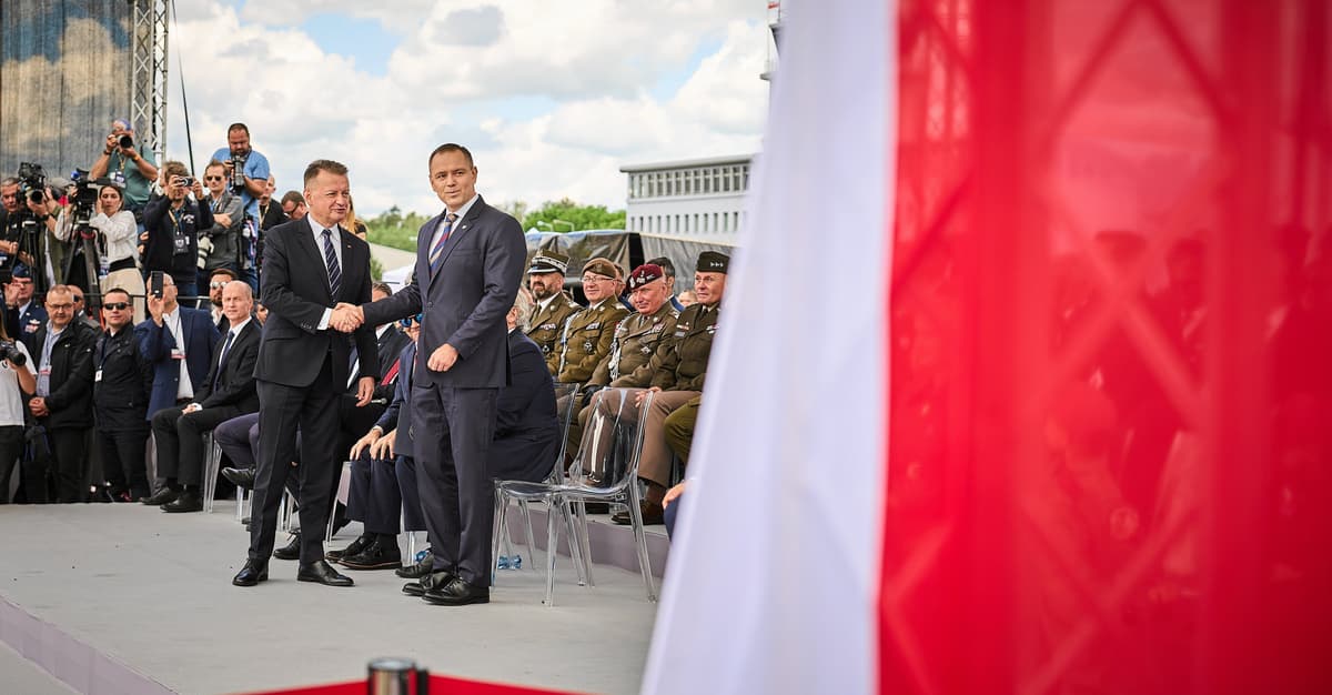Błaszczak: Nie należy przekazywać uzbrojenia Ukrainie