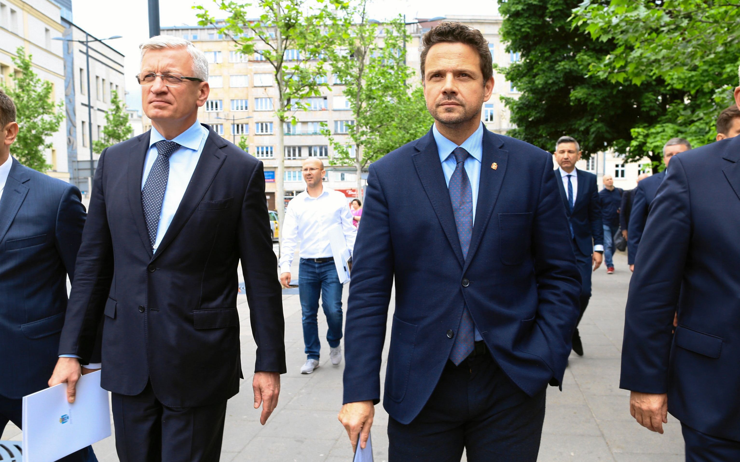 21.05.2019 Warszawa . Konferencja prasowa . Nz prezydent Poznania Jacek Jaskowiak (2L) , prezydent warszawy Rafal Trzaskowski (C) , prezydent Bialegostoku Tadeusz Truskolaski (2P) , wiceprezydent Lodzi Tomasz Trela (L) . Duze miasta Polski wzywaja rzad do zwrotu pieniedzy za reforme szkolnictwa przeprowadzona przez minister edukacji narodowej Anne Zalewska . 
Fot. Agata Grzybowska / Agencja Gazeta