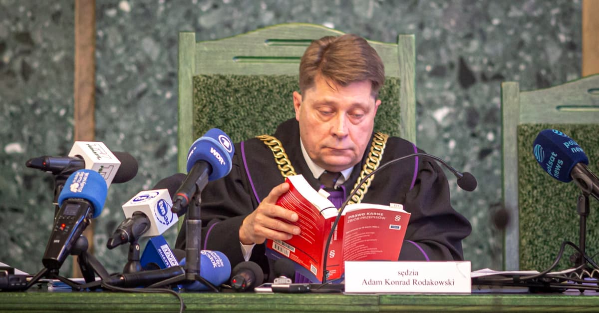 Za pomoc na ławę oskarżonych. Sześcioro wolontariuszy z granicy przed sądem [RELACJA]