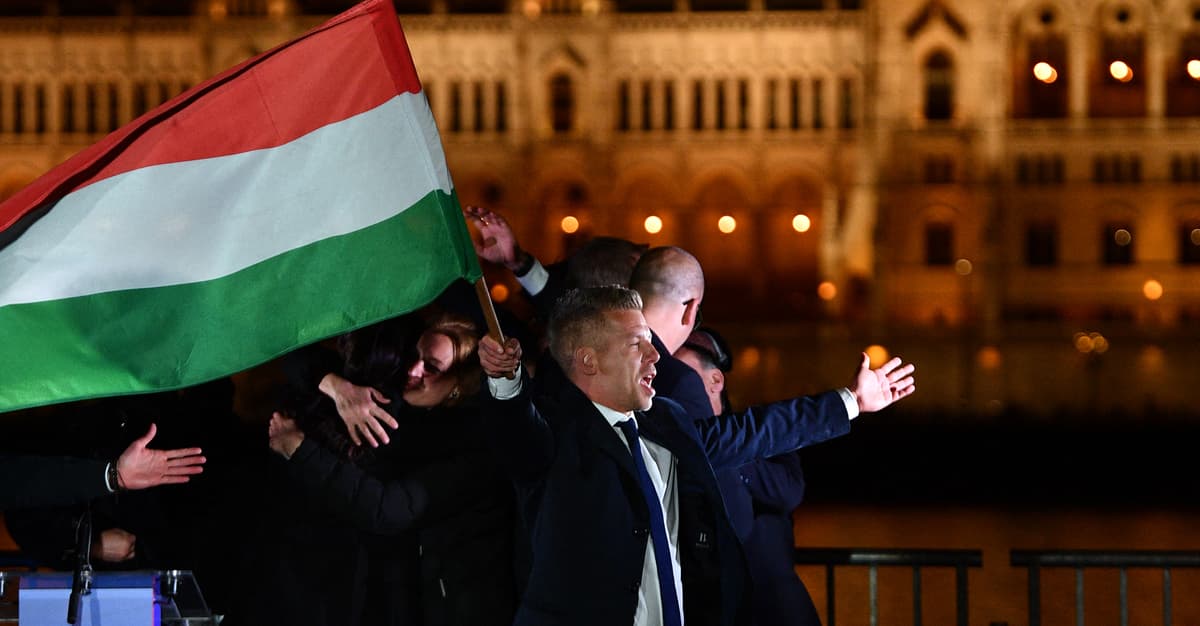 Budapeszt w euforii, ludzie świętują na ulicach. „Wyzwoliliśmy Węgry!”, „obaliliśmy naszego dyktatora!”