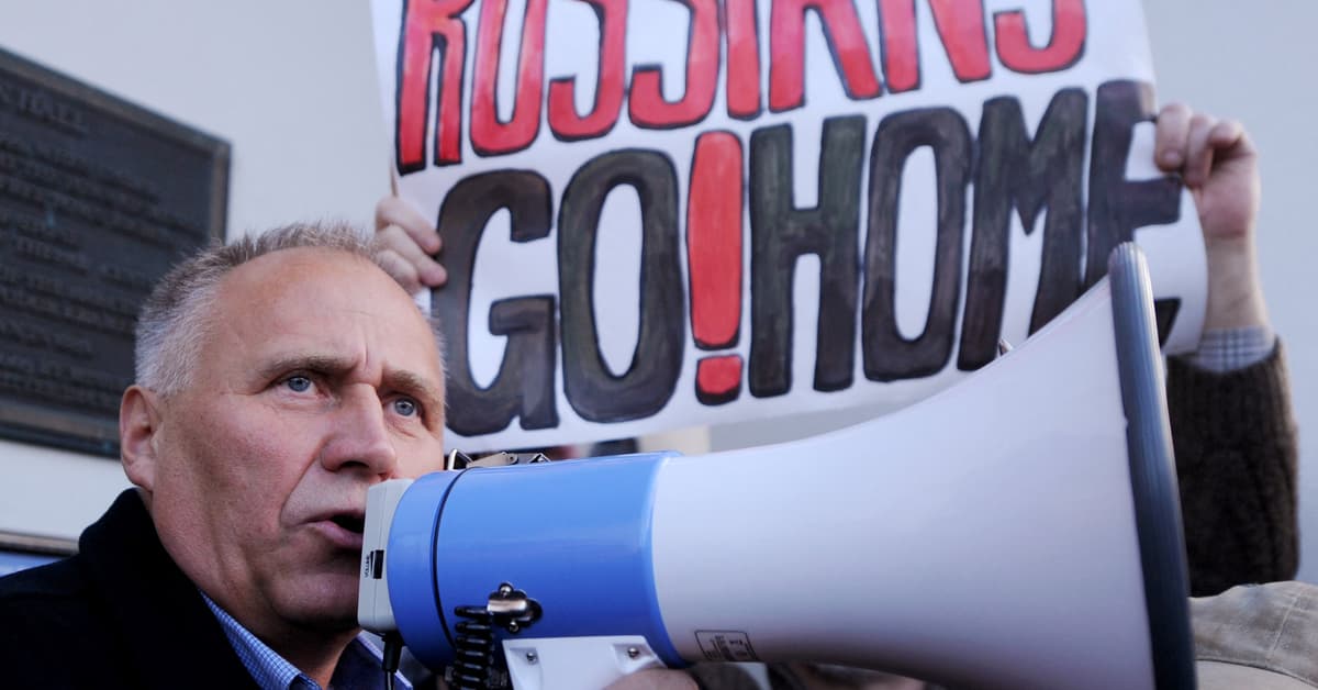 Uwolniony białoruski więzień odmówił wyjazdu z kraju. Został zatrzymany