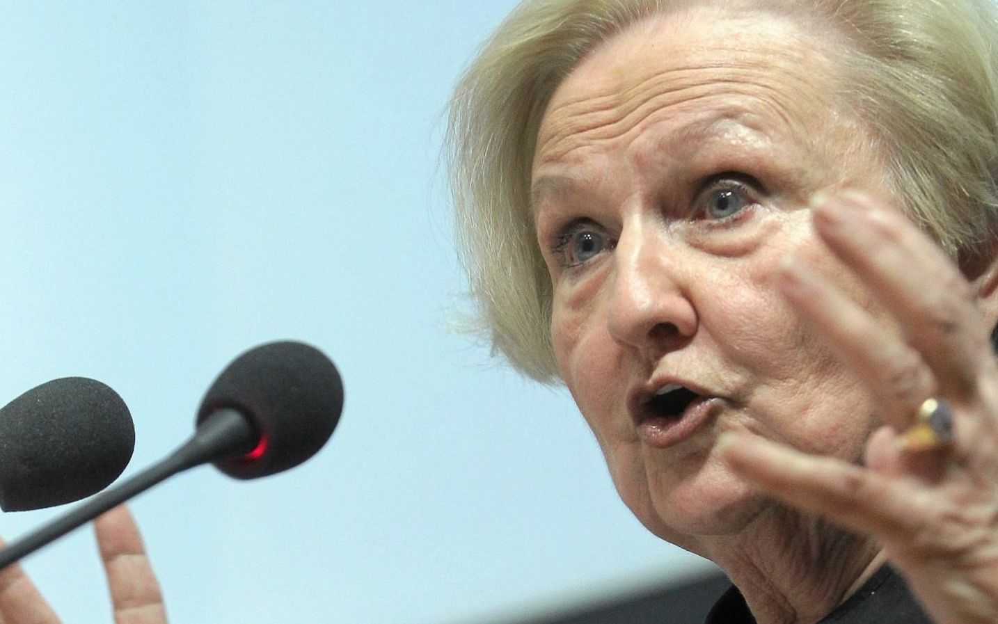 24.06.2016 Warszawa . Uniwersytet Warszawski . Prof . Ewa Letowska podczas uroczystosci nadania jej tytulu Doktora Honoris Causa .
Fot.  Przemek Wierzchowski / Agencja Gazeta
 *** Local Caption ***  .