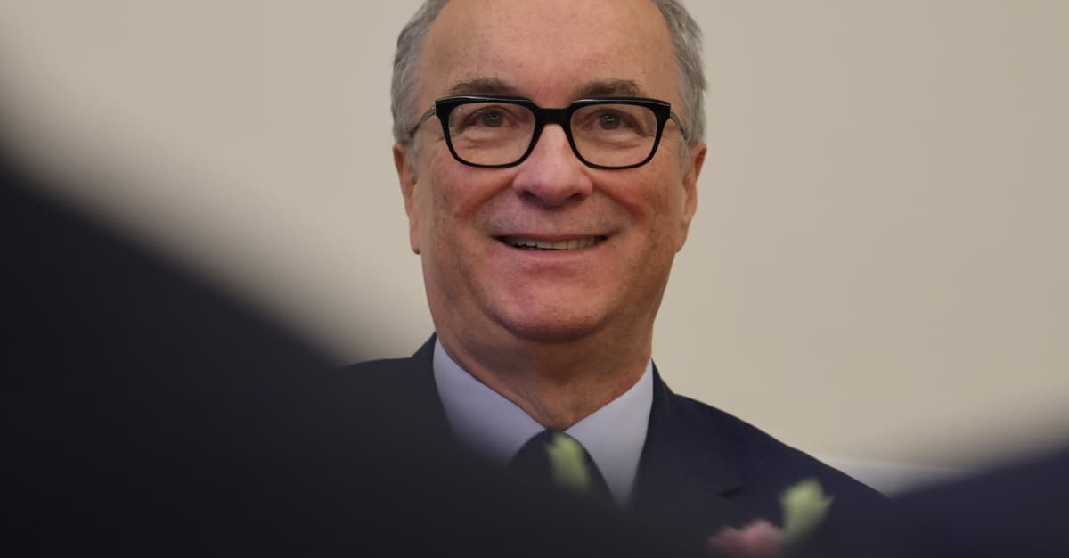 Czarzasty w awangardzie – krytykując Trumpa idzie za emocjami Polaków, ale też Europy [ANALIZA]