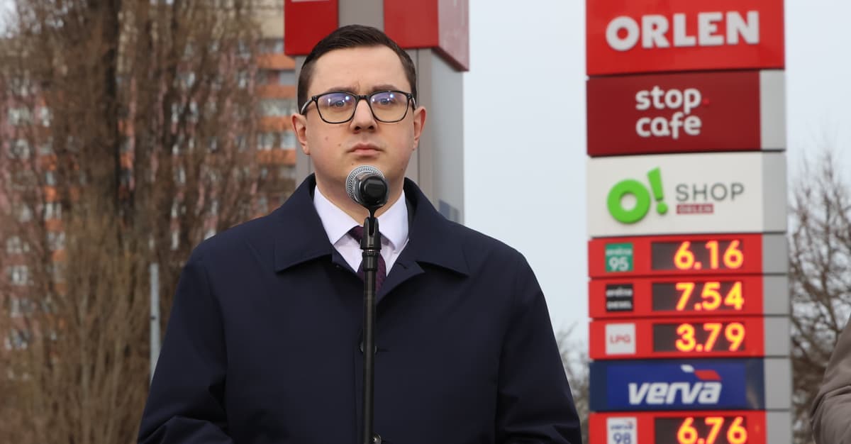 Motyka: wrócimy do propozycji podatku dla koncernów paliwowych. Pierwszą zablokował Nawrocki
