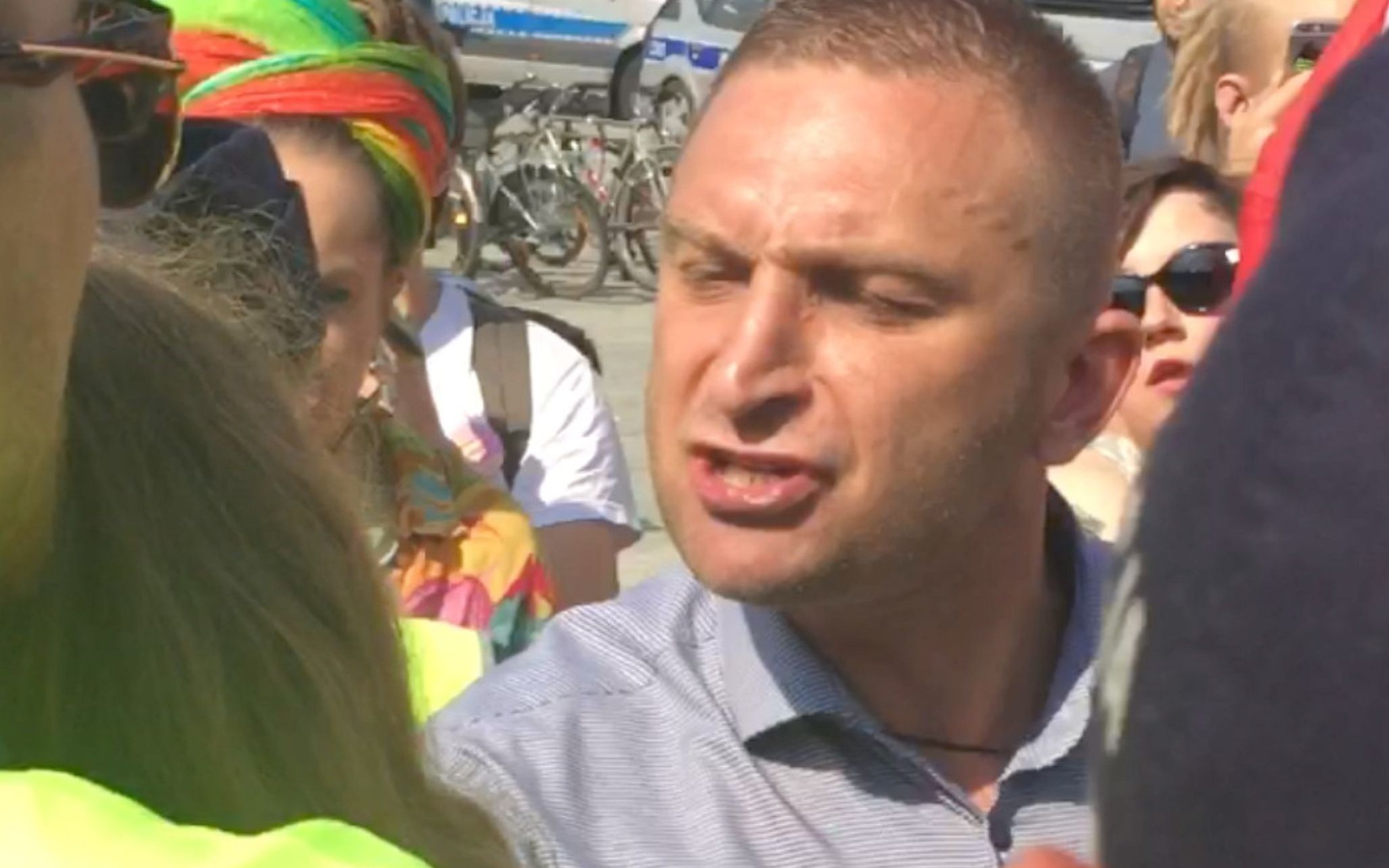 Grafika do artykułu Parada Równości. Ataki nacjonalistów i katolickiej ekstremy, ale policja zatrzymuje uczestników Parady