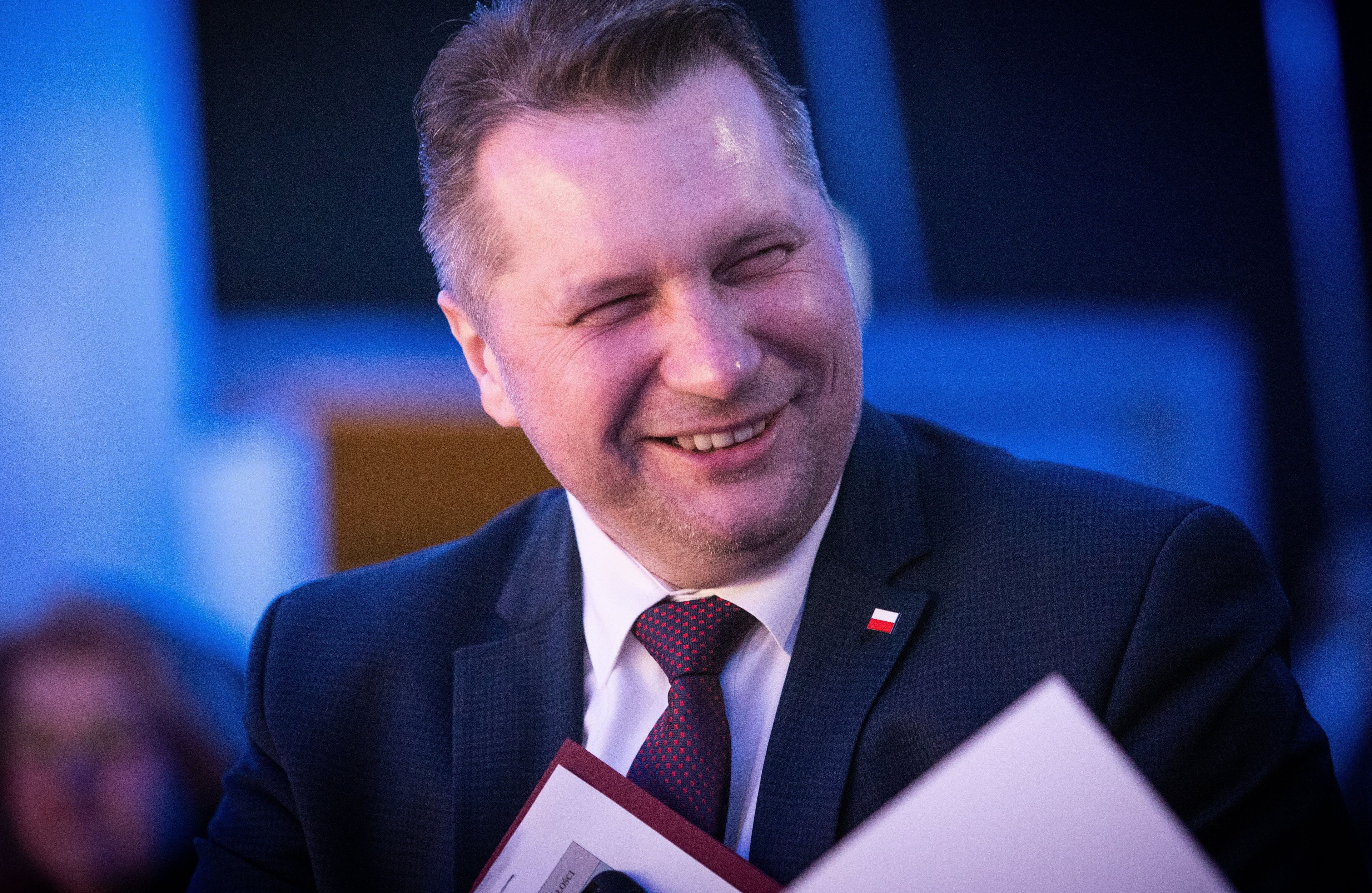 Minister Przemysław Czarnek się uśmiecha