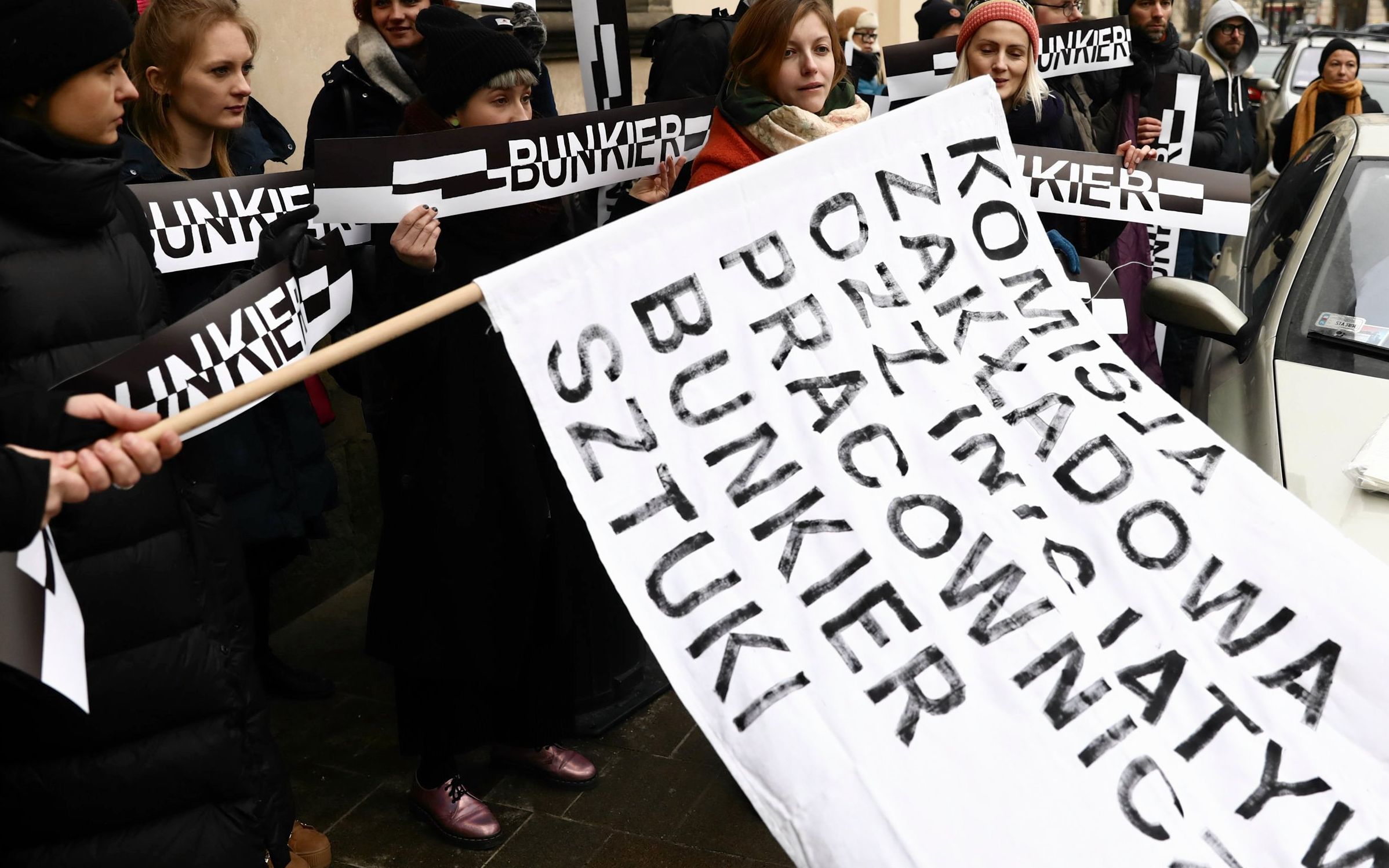 30.01.2019 Krakow , Plac Wszystkich Swietych . Protest " Kibicuj Galerii Bunkier Sztuki " przeciw polaczeniu Bunkra Sztuki i muzeum MOCAK . 
Fot. Jakub Porzycki / Agencja Gazeta